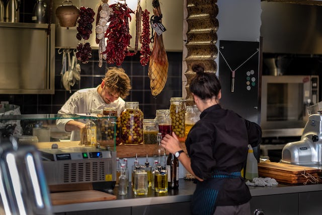 Spaans chefs-paar van huiskamerrestaurant Cuarto OCHO breidt uit