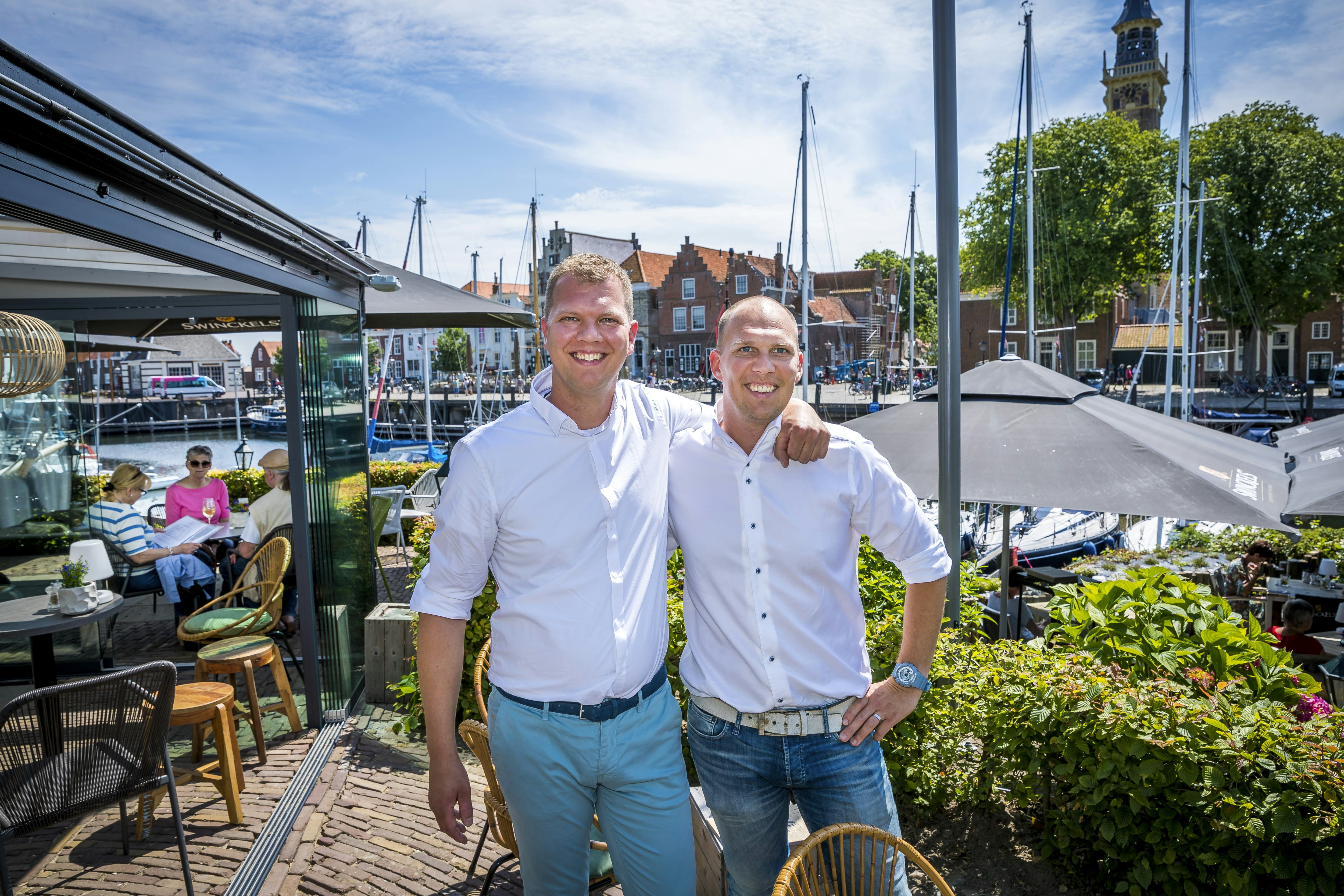 Paul (l) en Bart Melis van De Werf in Veere.