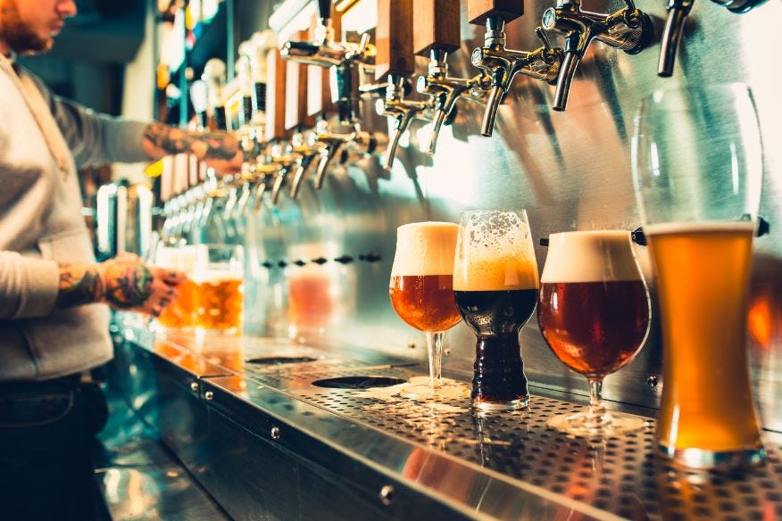 Bier in de horeca: bierprijzen, speciaalbier top-5 en typische seizoensbieren