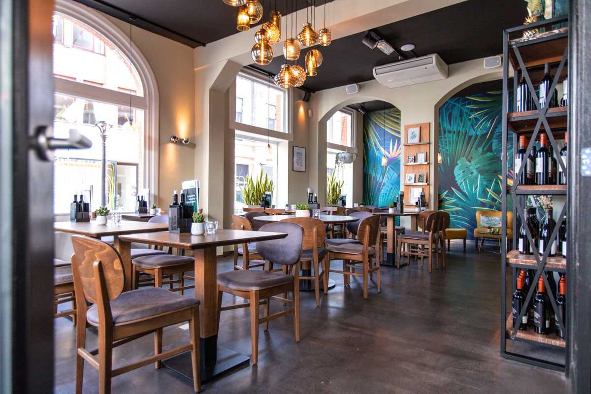 Familiezaak Karaf Food & Drinks opent haar deuren