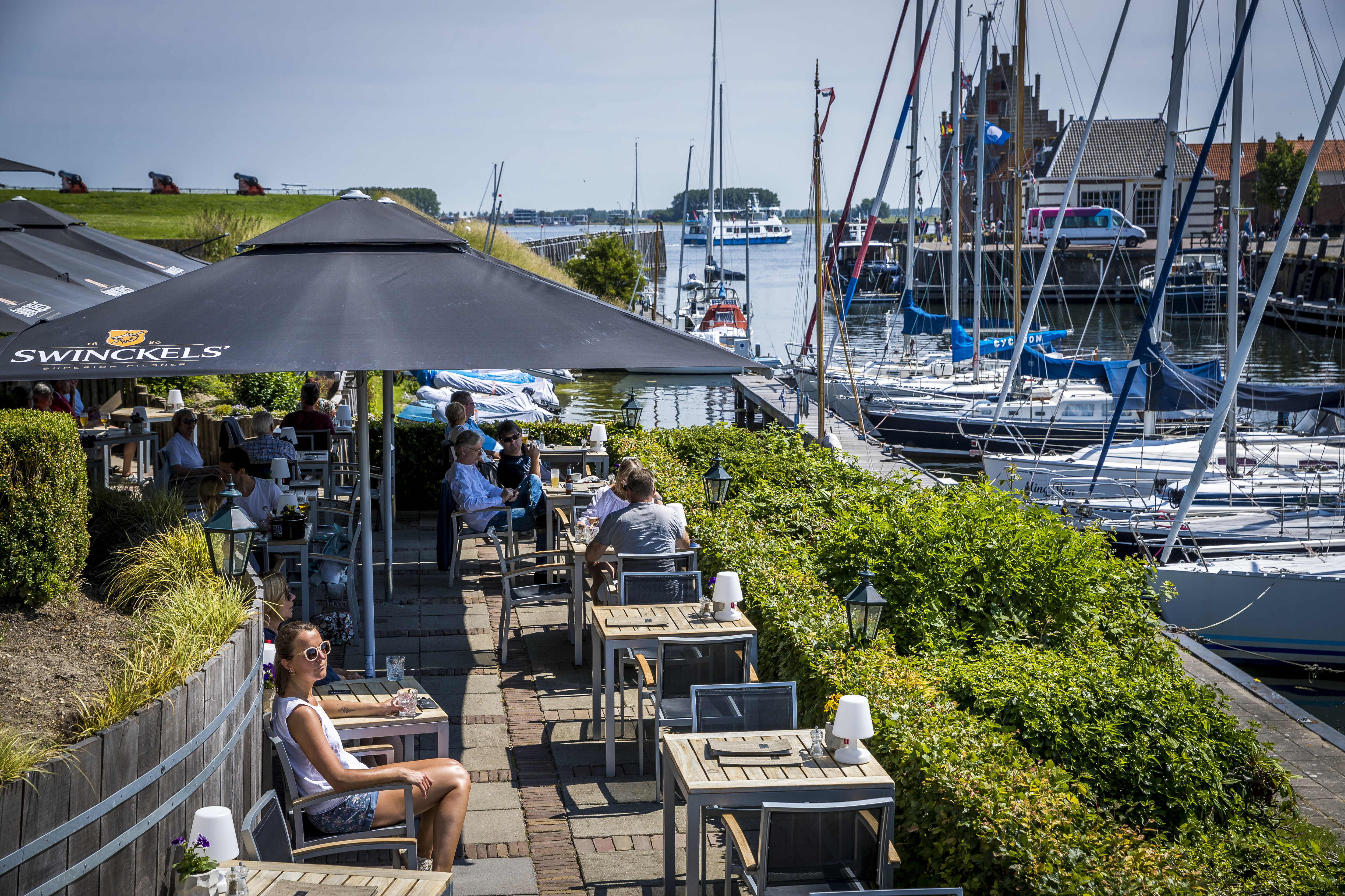 De eerste tafels op terrassen provincietoppers Terras Top 100 onder de hamer