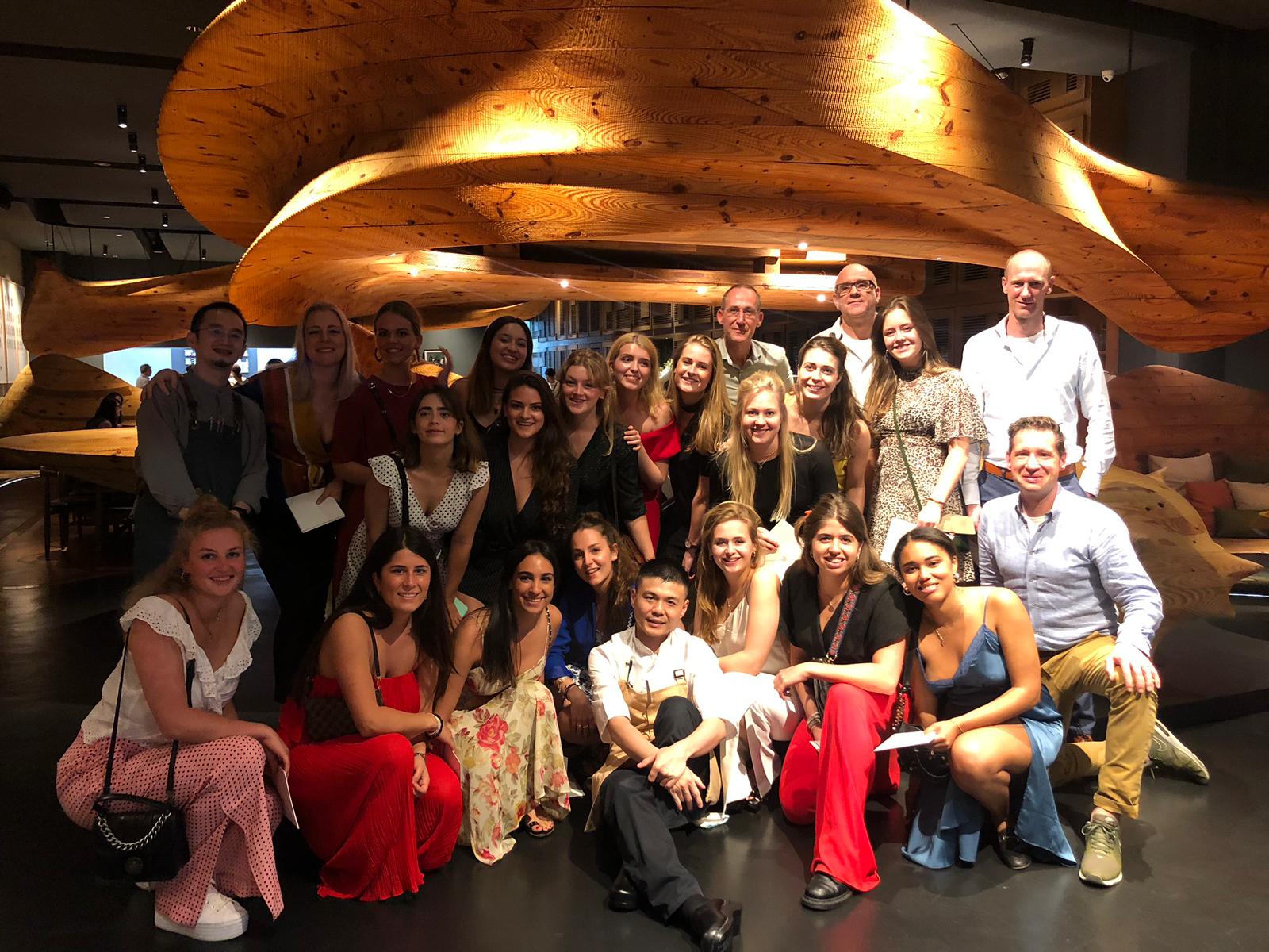 Studenten Hotelschool The Hague maken magazine over culinair Taiwan