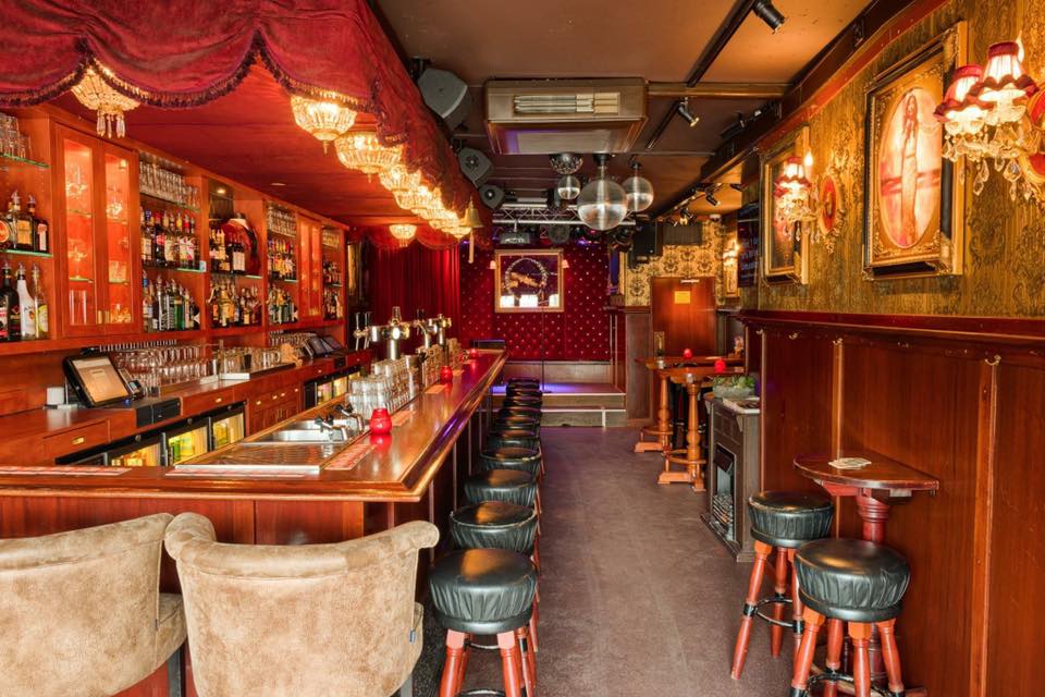 Café Queers sluit na halve eeuw de deuren voor uitbreiding hotel