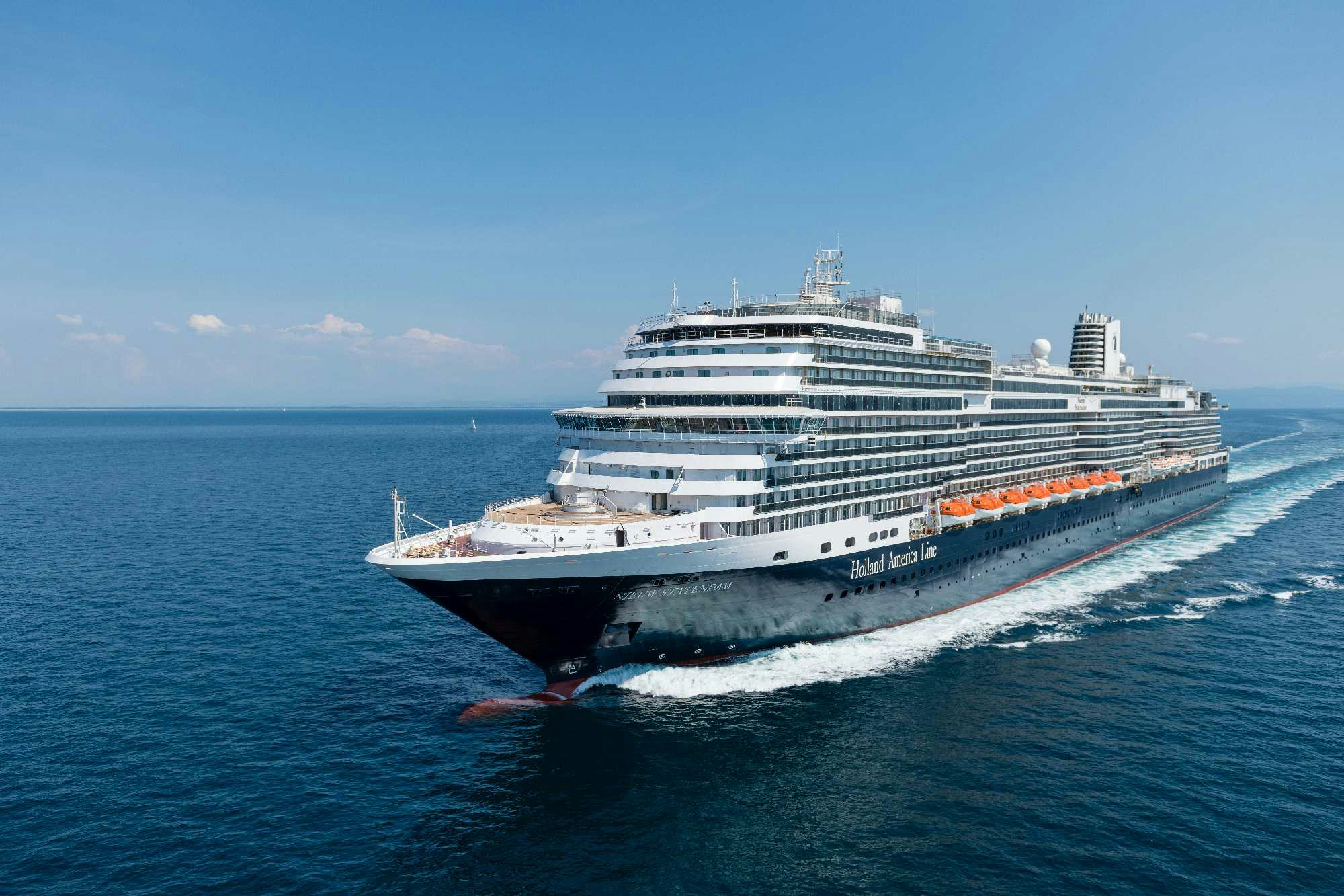 Cruiseschip De Nieuw Statendam biedt service aan 2800 gasten