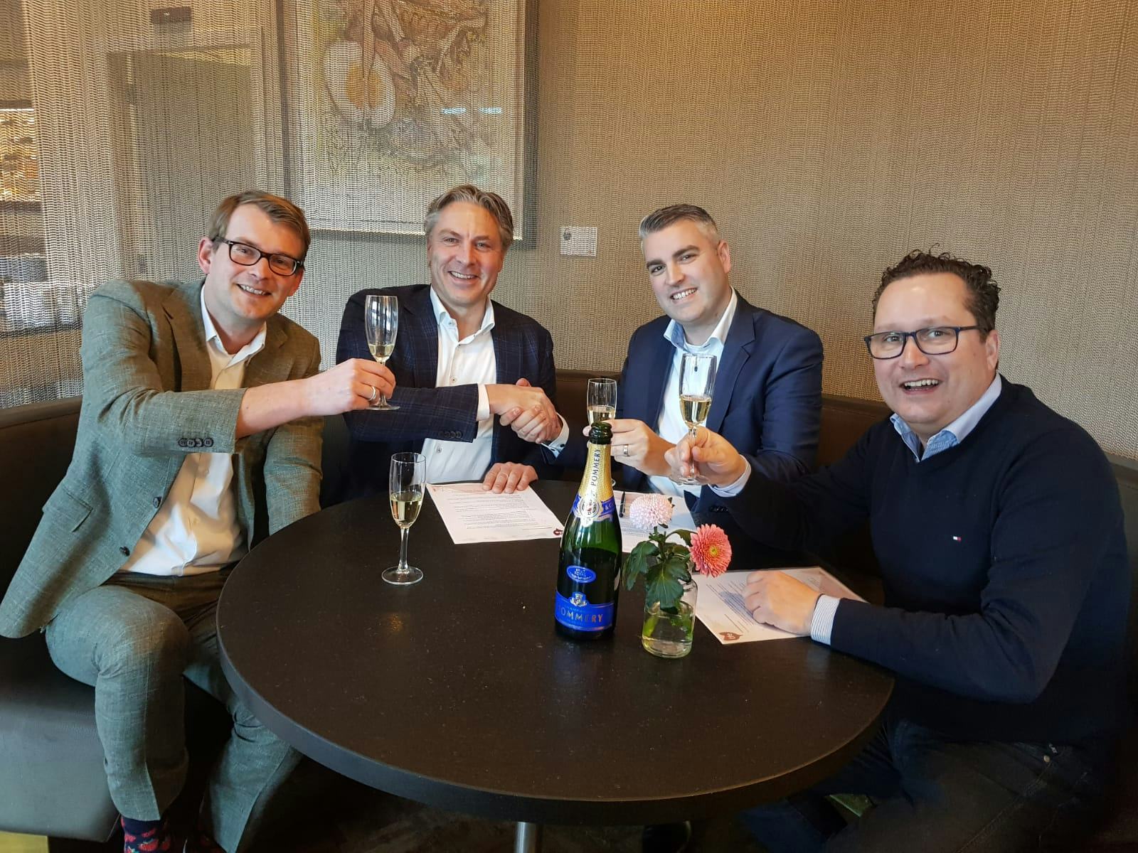 Vlnr: Vincent Ruiter ( Finance Manager Aeon Plaza Hotels ), Erik Delmee ( Business Unit Manager Out of Home LFE ), Maikel Stabij ( Managing Director Aeon Plaza Hotels ).  Joep de Man ( National Account Manager Out of Home LFE )
