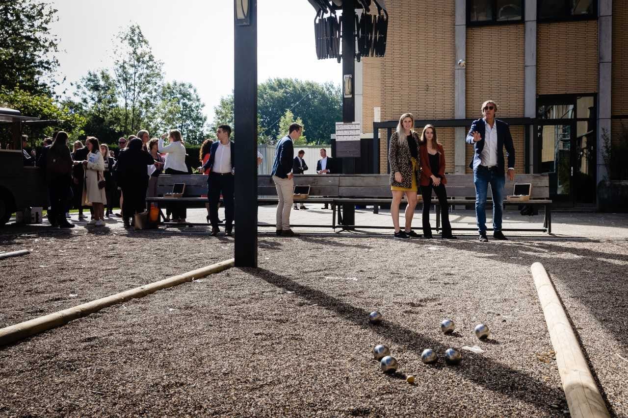 Courtyard by Marriott Amsterdam Airport opent jeu de boules-baan
