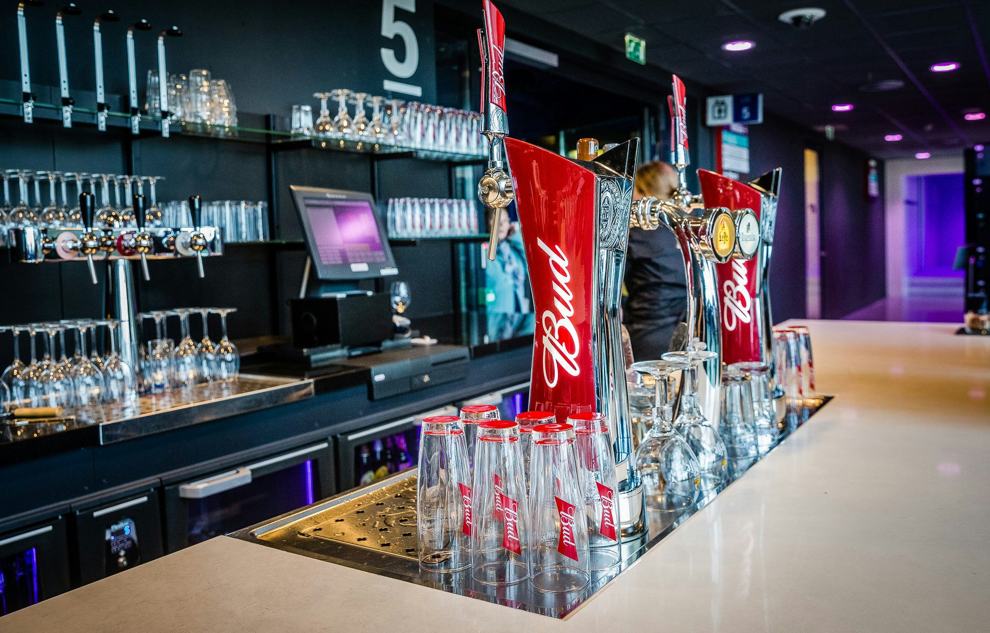 Recordvolumes stuwen omzet AB InBev