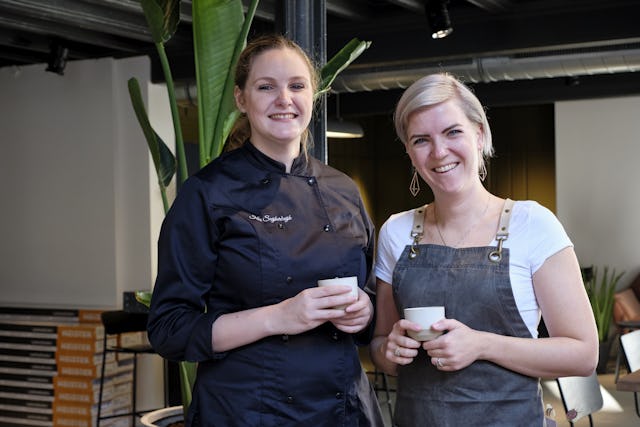 Kiki Suijkerbuijk (l) en Wendelien van Bunnik (r) Foto: Roel Dijkstra Fotografie