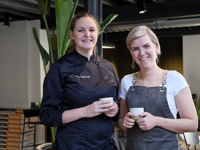 Kiki Suijkerbuijk (l) en Wendelien van Bunnik (r) Foto: Roel Dijkstra Fotografie