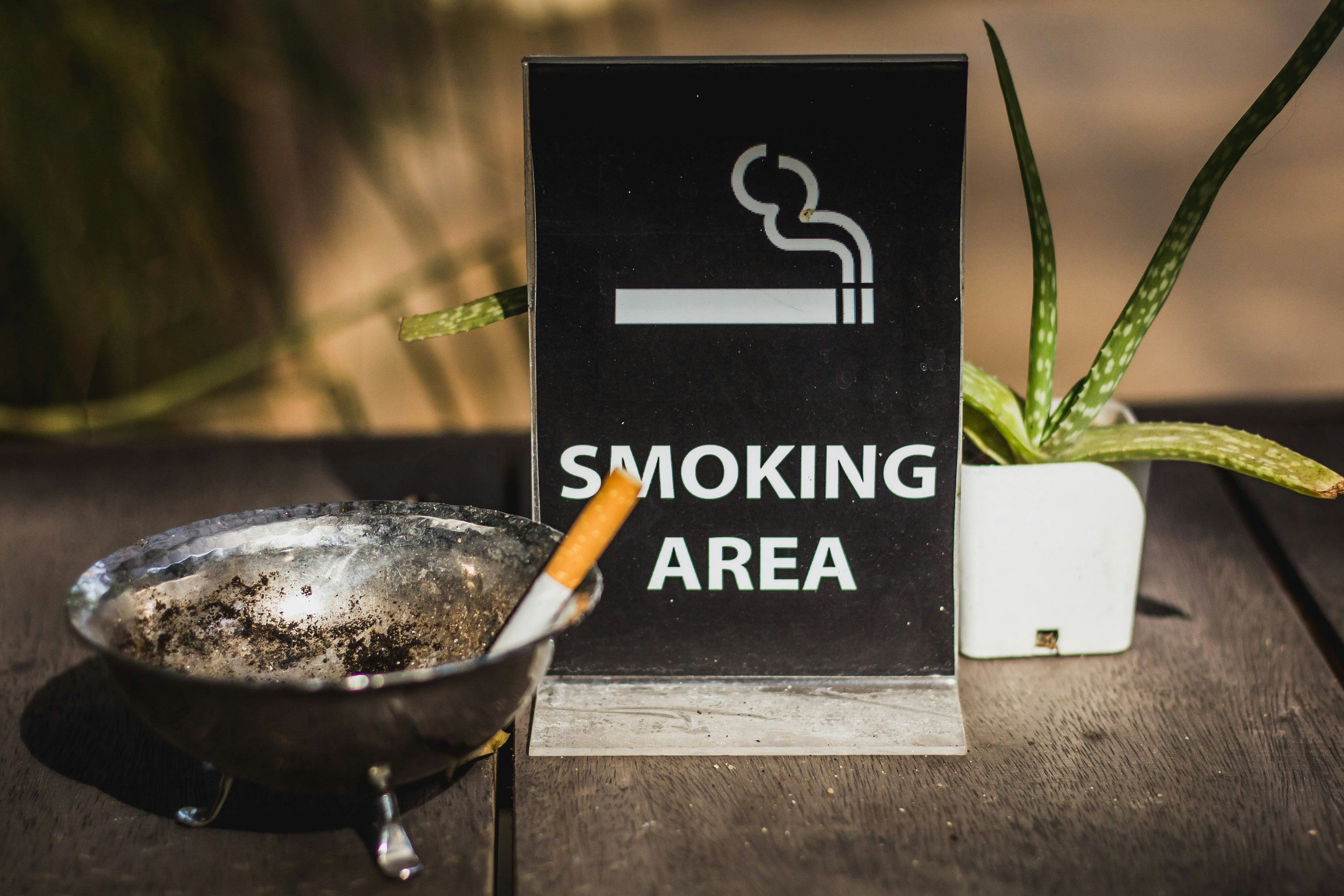 NVWA: 'Voorlopig geen handhaving verbod rookruimtes'