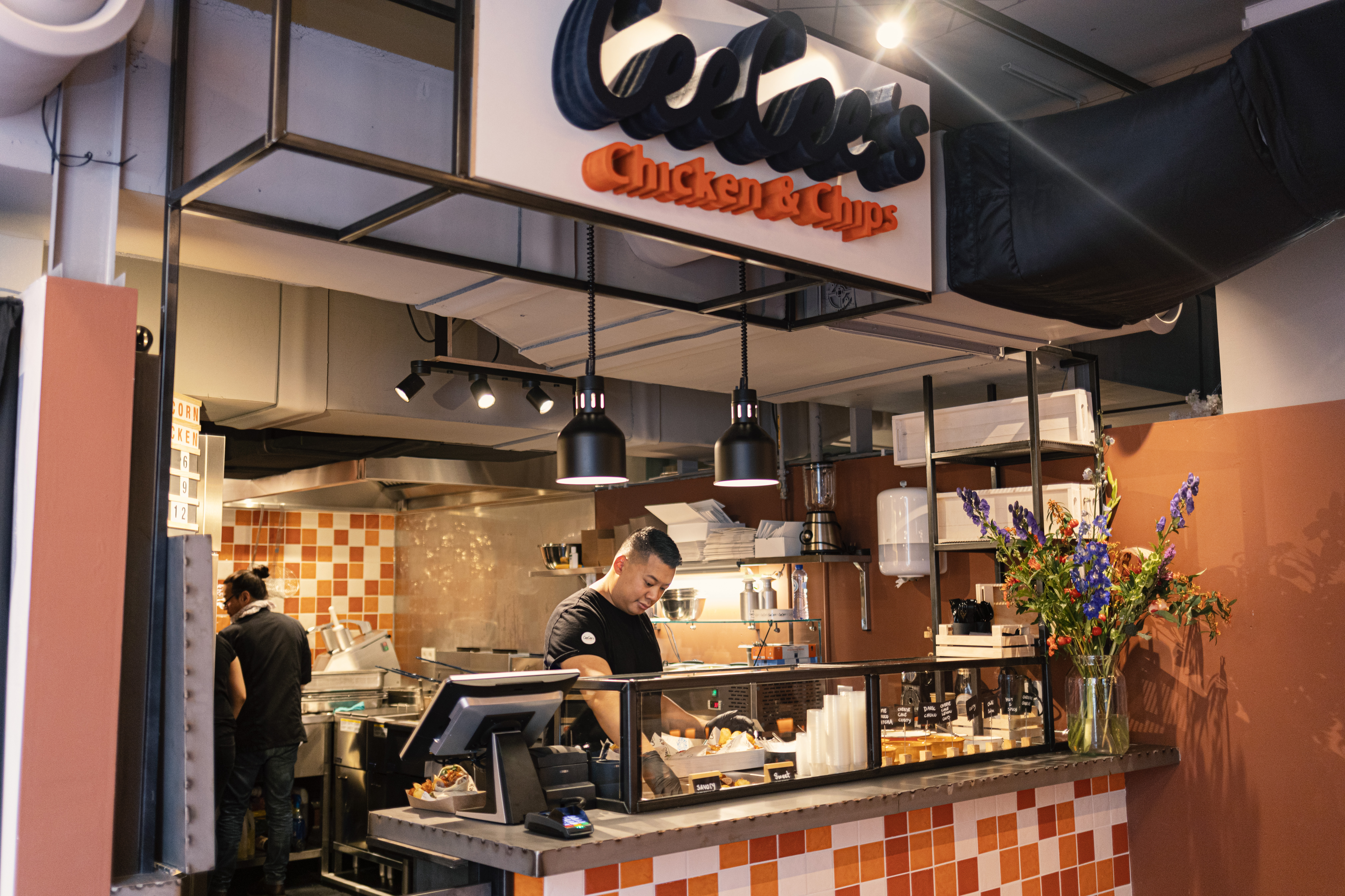 Foodhallen Den Haag geopend in Haagsche Bluf