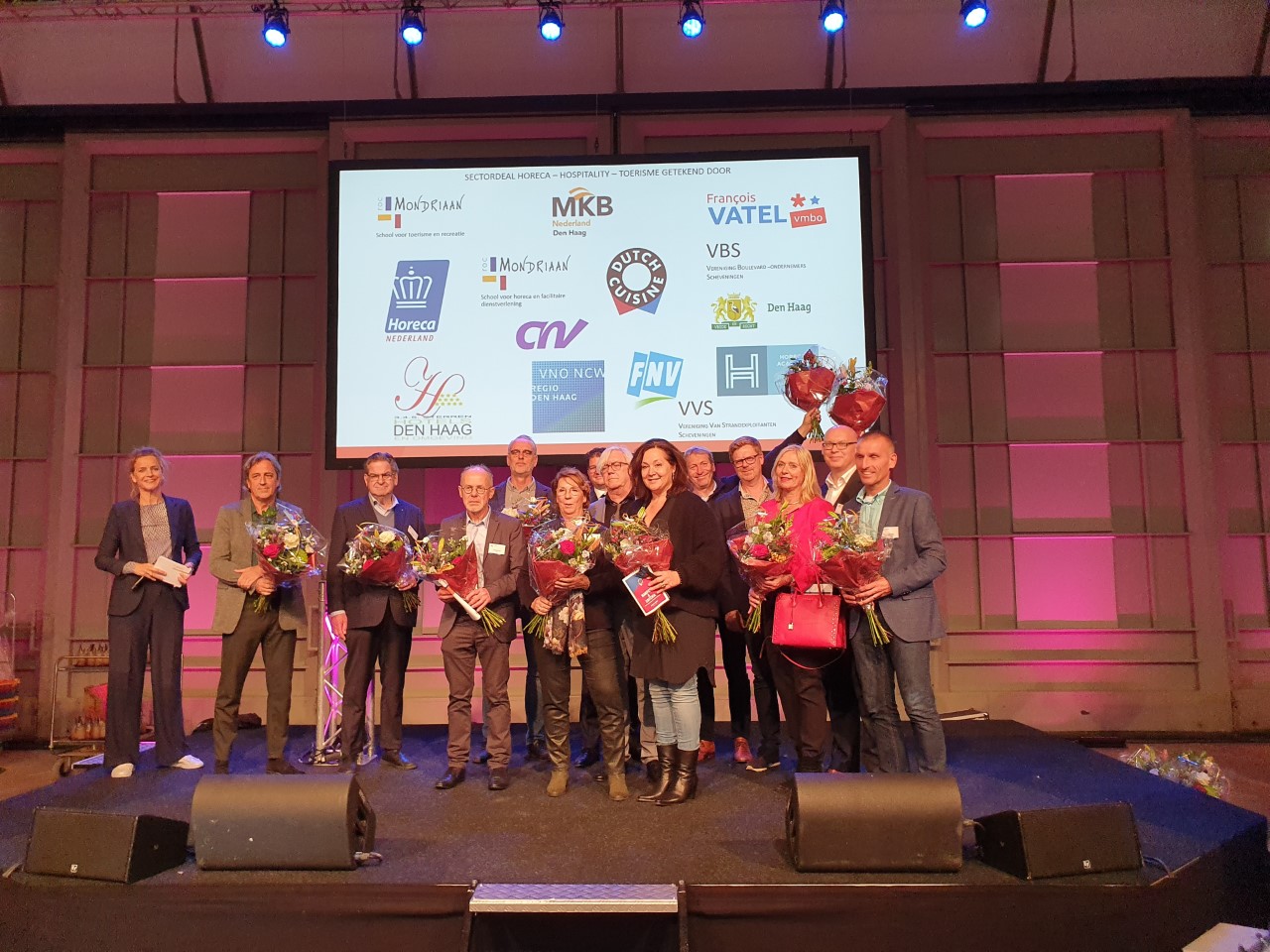 Horeca Academie en Haagse horecabedrijven halen mensen uit de bijstand