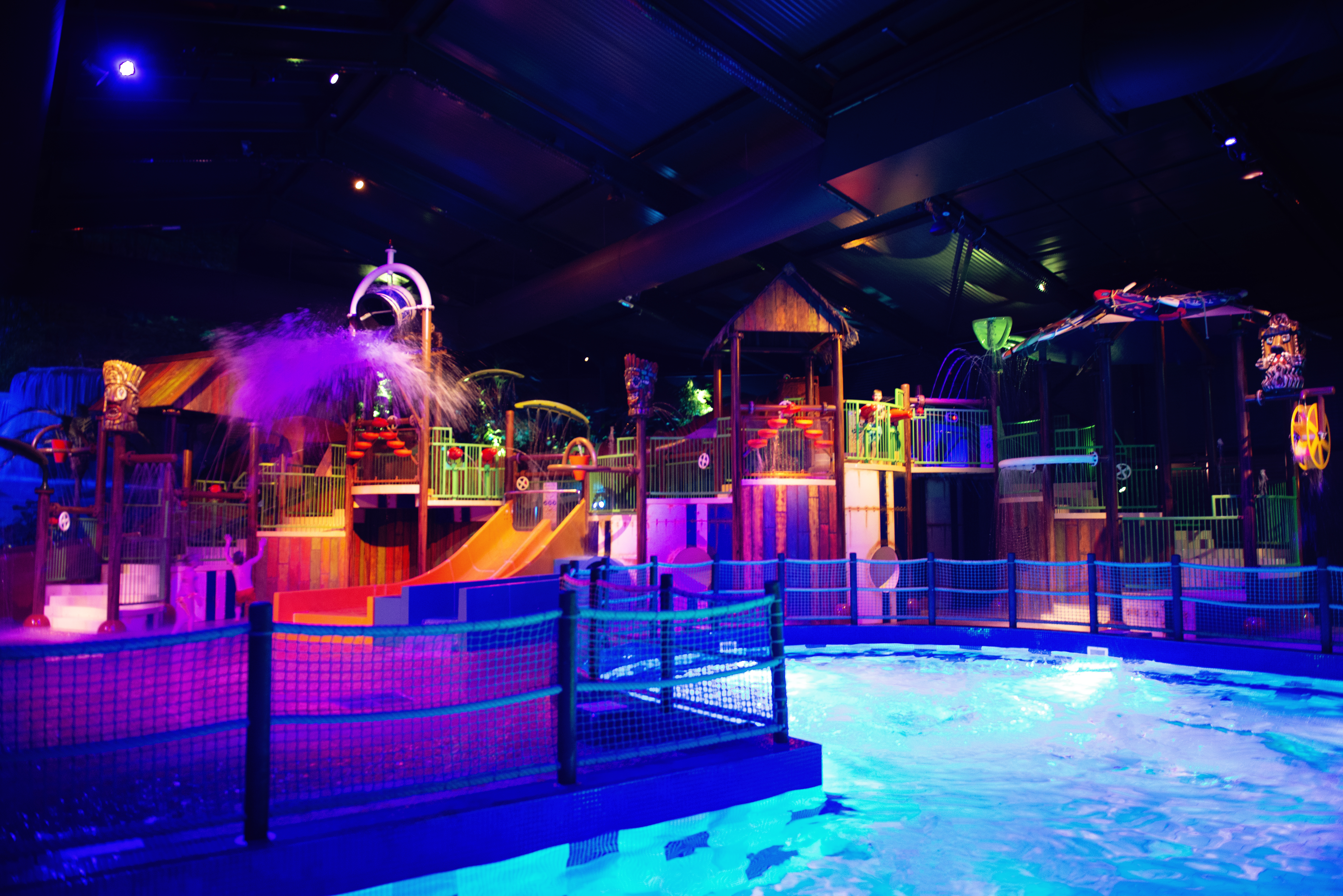 Landal Het Vennenbos opent vernieuwd Subtropisch Zwemparadijs