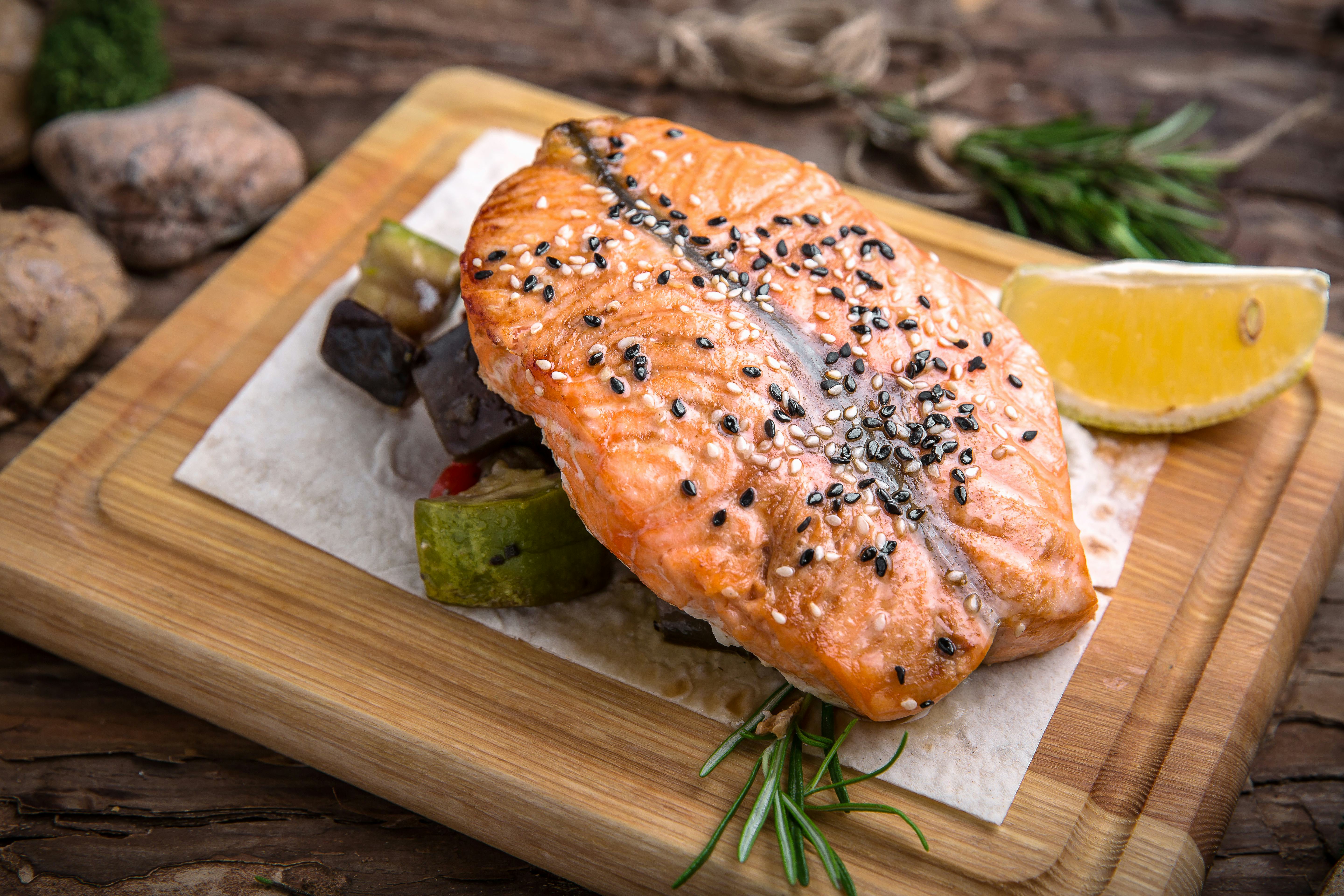 Zalm meest aangeboden vissoort op menukaart Scheveningse strandpaviljoens