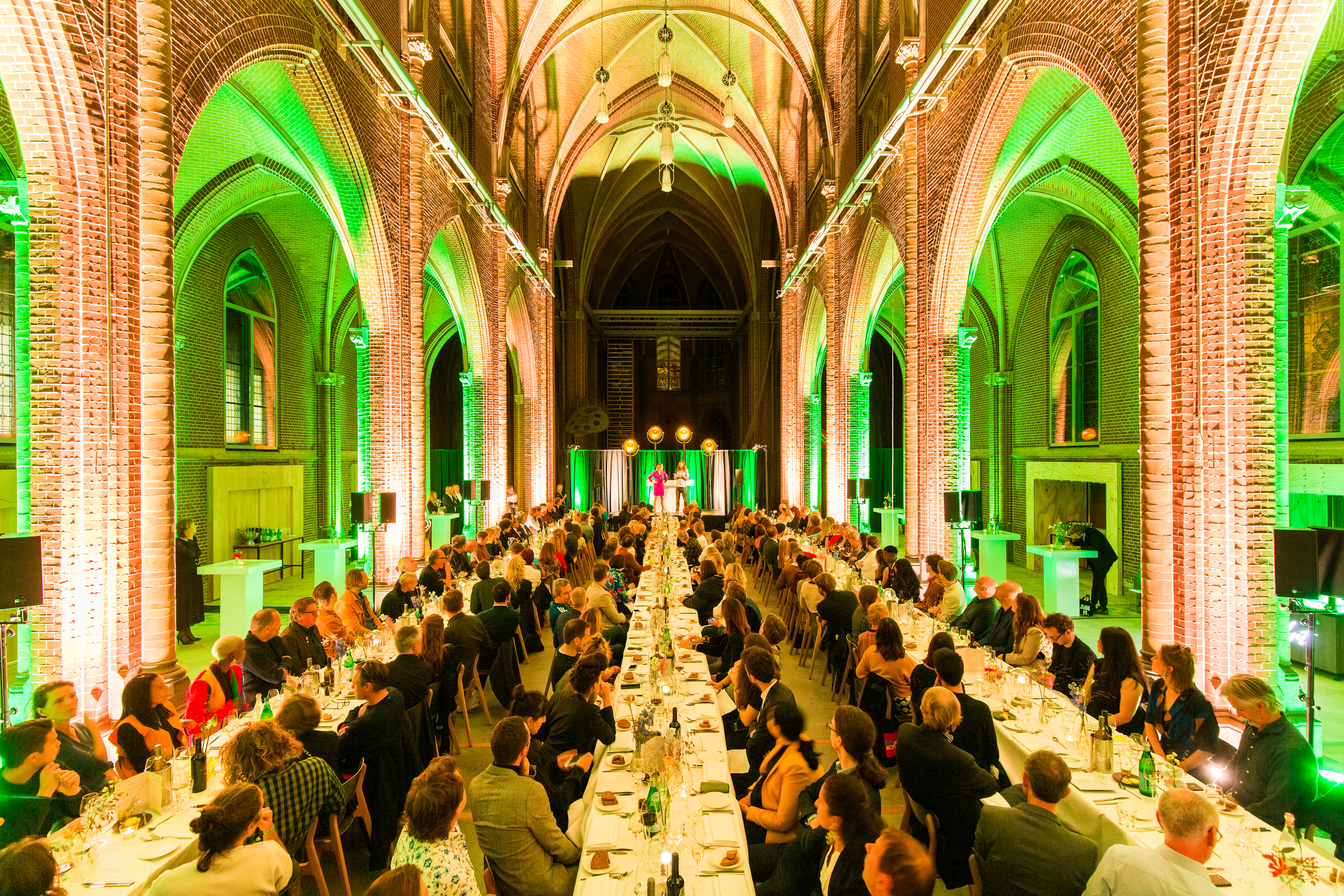 Het eerste event dat Hutten verzorgde in de Paterskerk, het ambassadors diner van de Dutch Design Foundation.