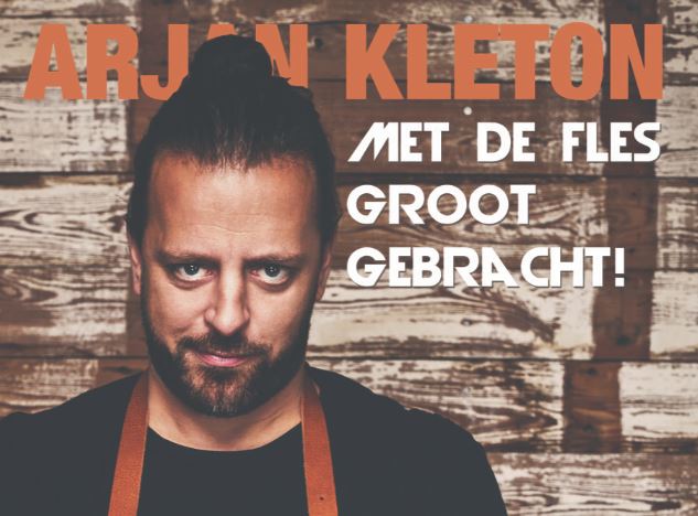 Barman Arjan Kleton theater in met cabaretvoorstelling
