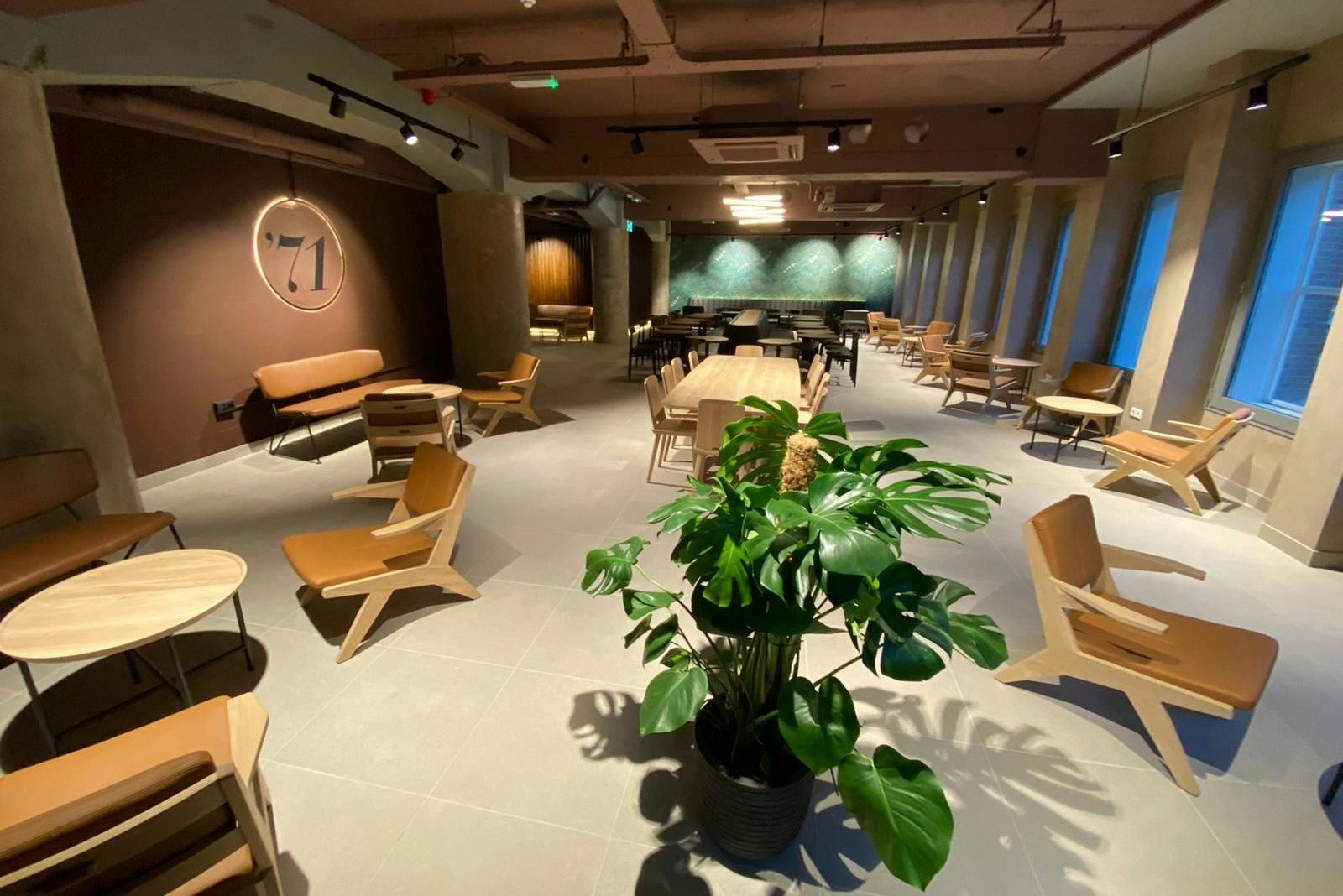 Grootste Starbucks van Nederland opent in Rotterdam