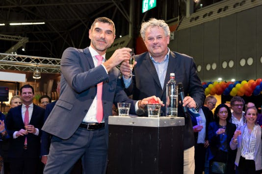 Staatssecretaris Blokhuis en KHN presenteren e-learning verantwoord alcohol schenken