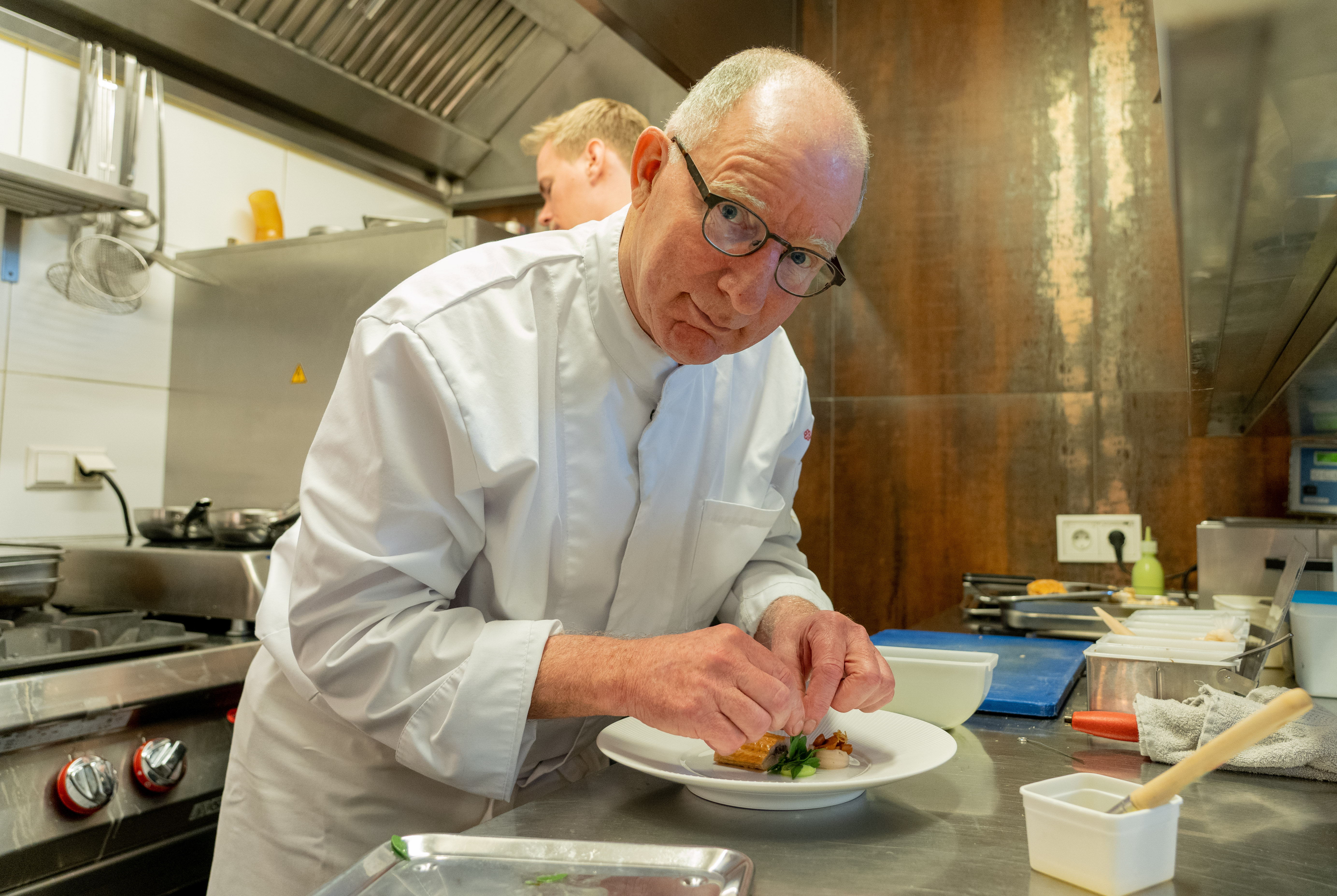 Jan de Wit in zijn keuken.