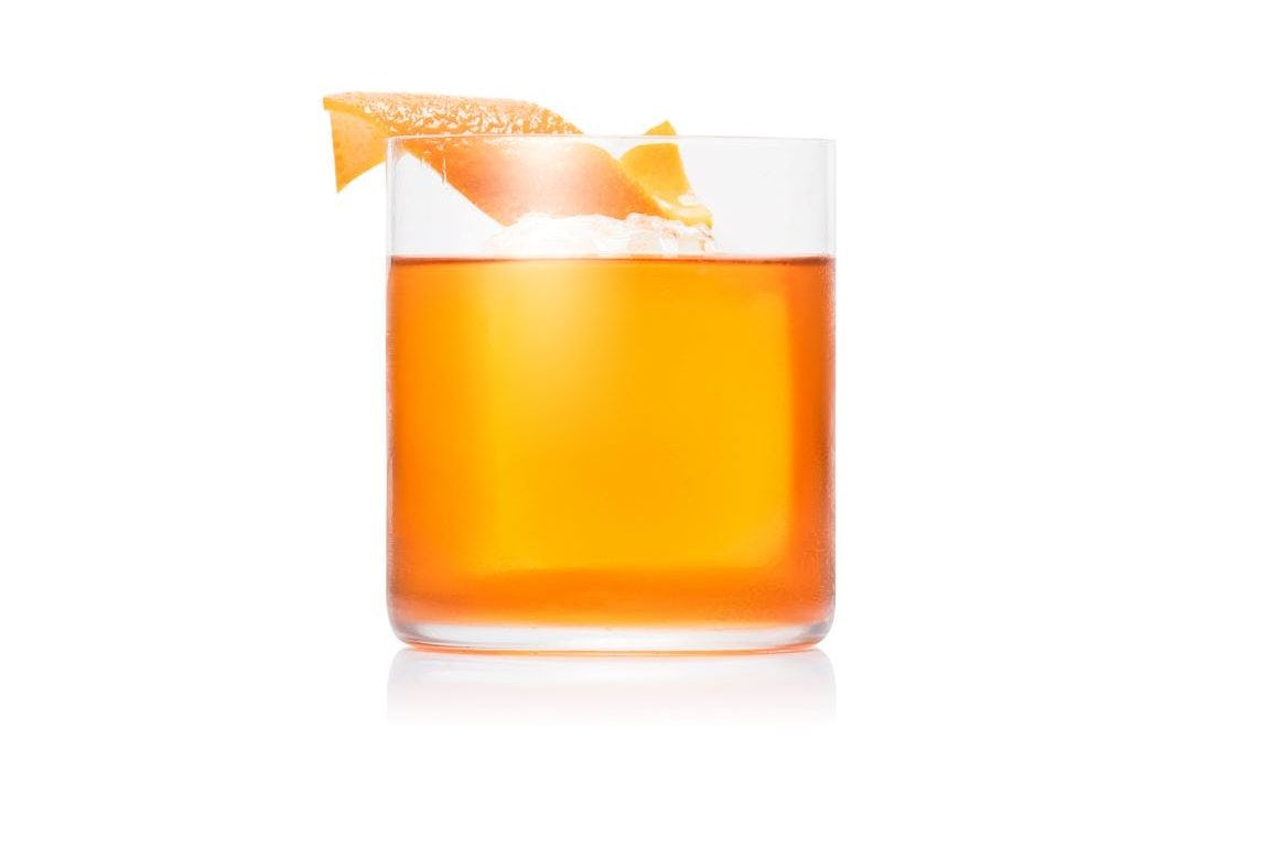 Cocktailrecept: Nova Old Fashioned bereid met Starward whisky