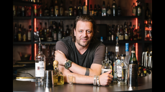 Barman Kleton gaat op quarantaine kroegentocht