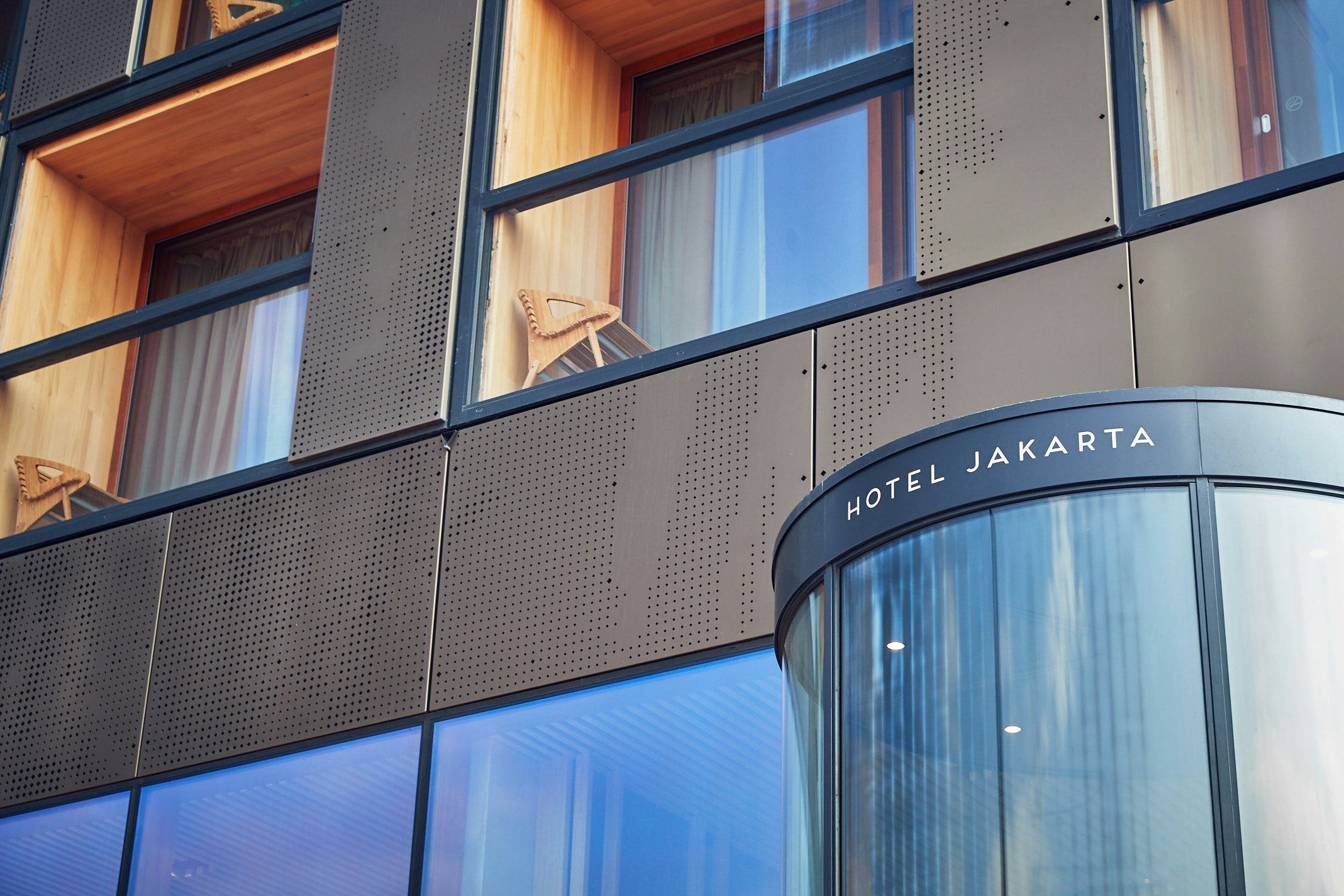 Hotel Jakarta organiseert coronaproof balkonfestival