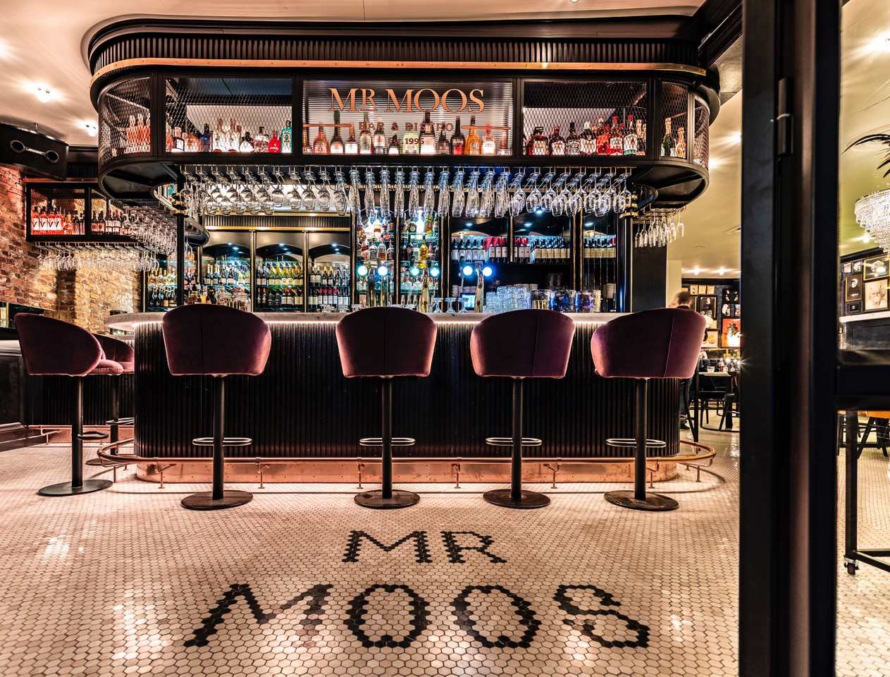 Dickens & Jones wordt Mr. Moos