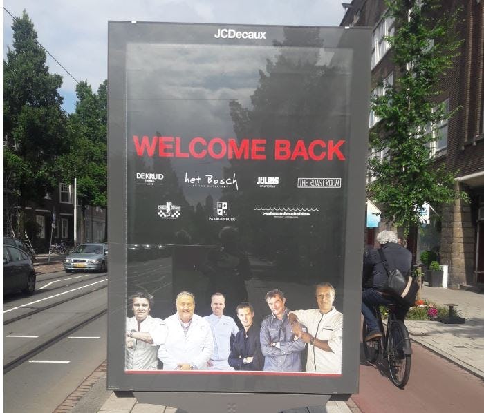 Chefs samen op billboard om heropening te vieren