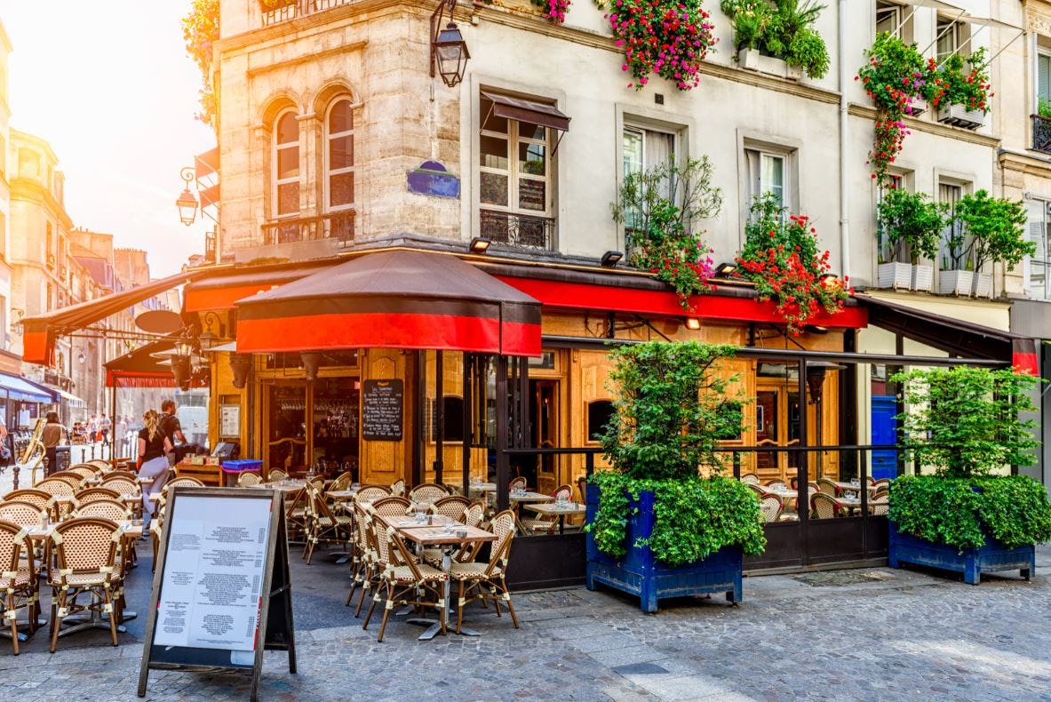 Cafés in Parijs moeten sluiten en strengere maatregelen voor restaurants