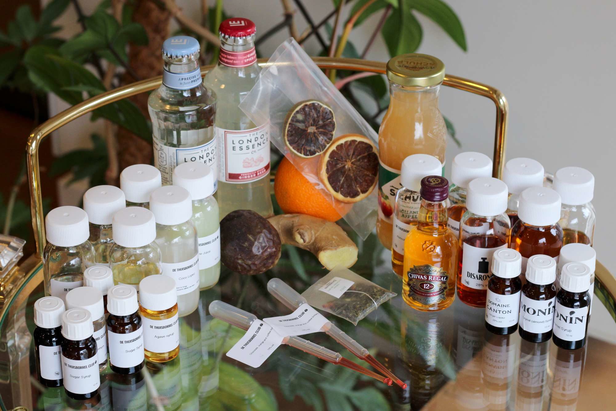 Vier Amsterdamse hotelcocktailbars lanceren pakket voor Thuisborrel Club