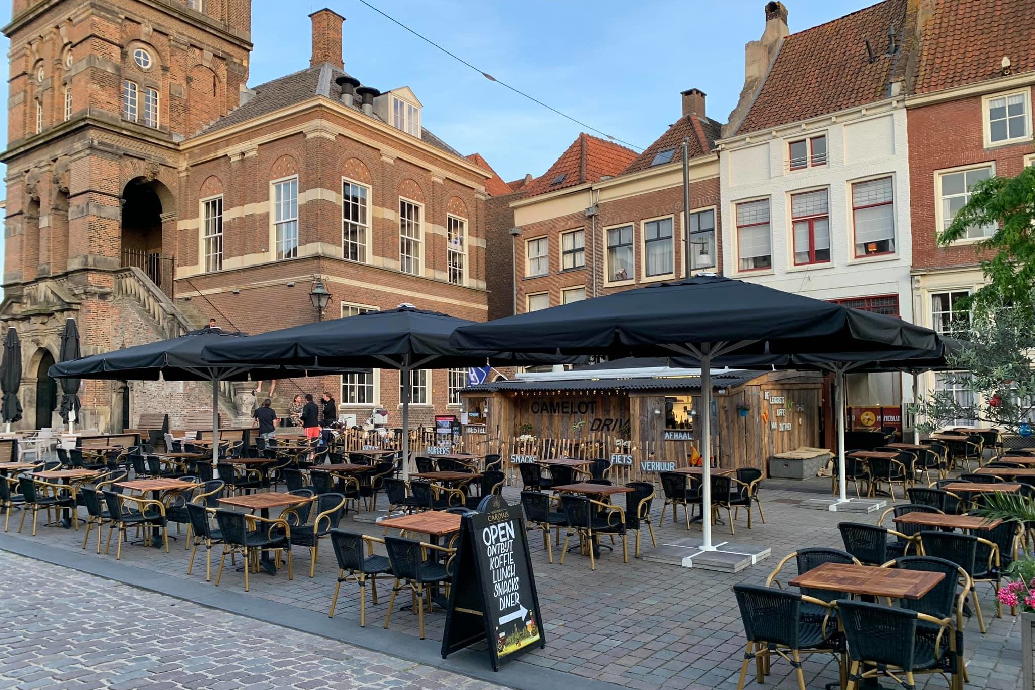 Café Camelot start met menukaart voor honden