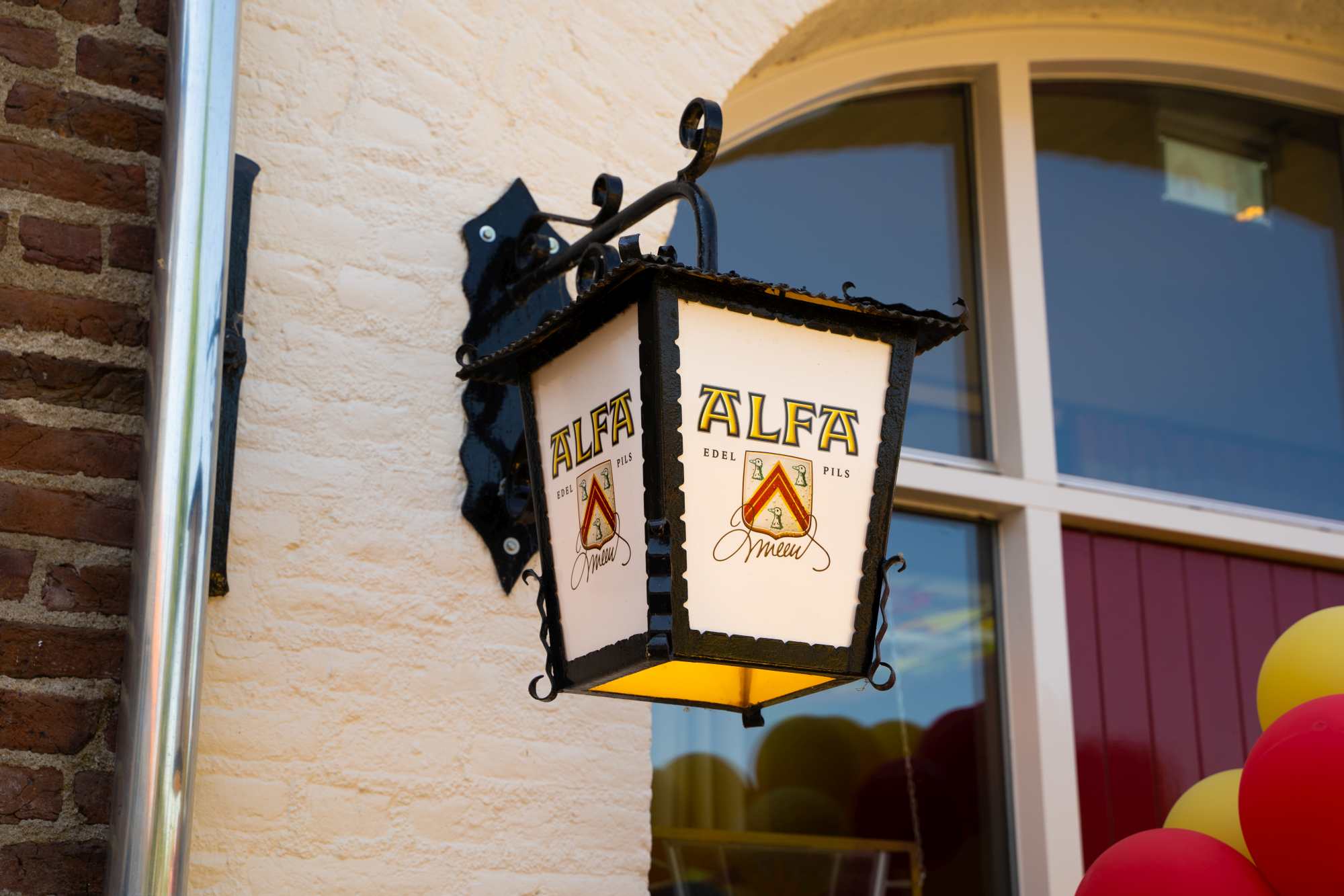 Proeflokaal '1870' Alfa Brouwerij feestelijk heropend 