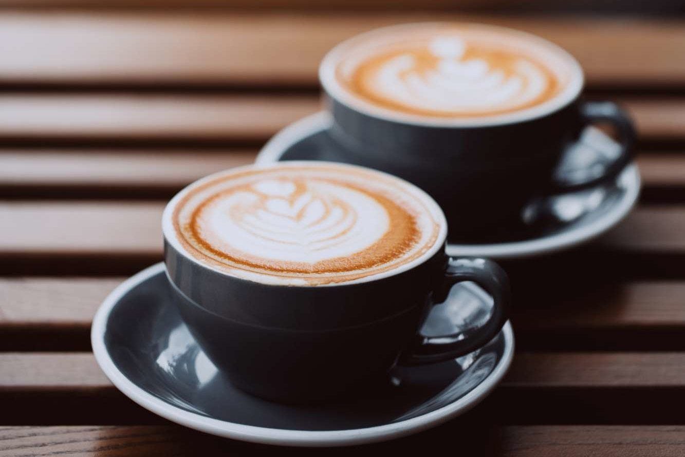 Koffie Benchmark 2020: prijs per kop stijgt, plantaardige melk in opkomst