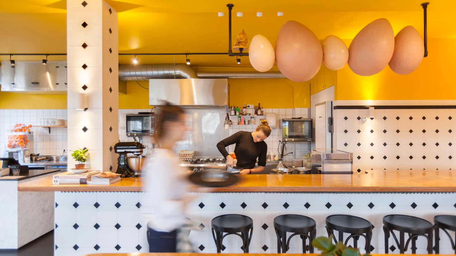 Hyperspecialisatie en simpliciteit groeit. Simpele menukaarten met een duidelijke kwaliteitsfocus, zoals bij De Uitsmijter in Amsterdam. Foto: Apto