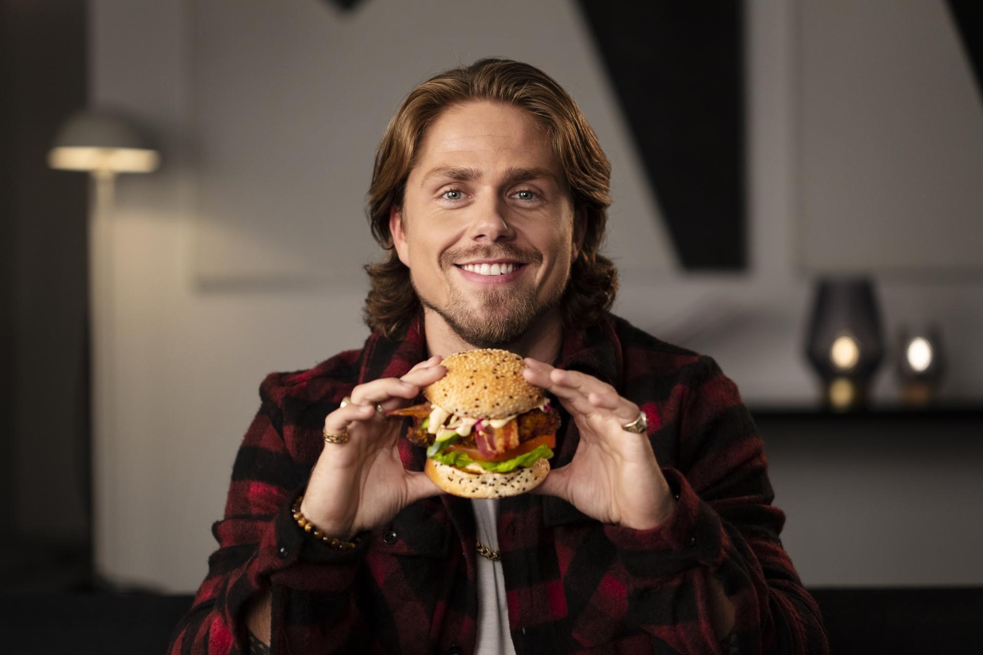 André Hazes introduceert eigen burger in samenwerking met Cannibale Royale