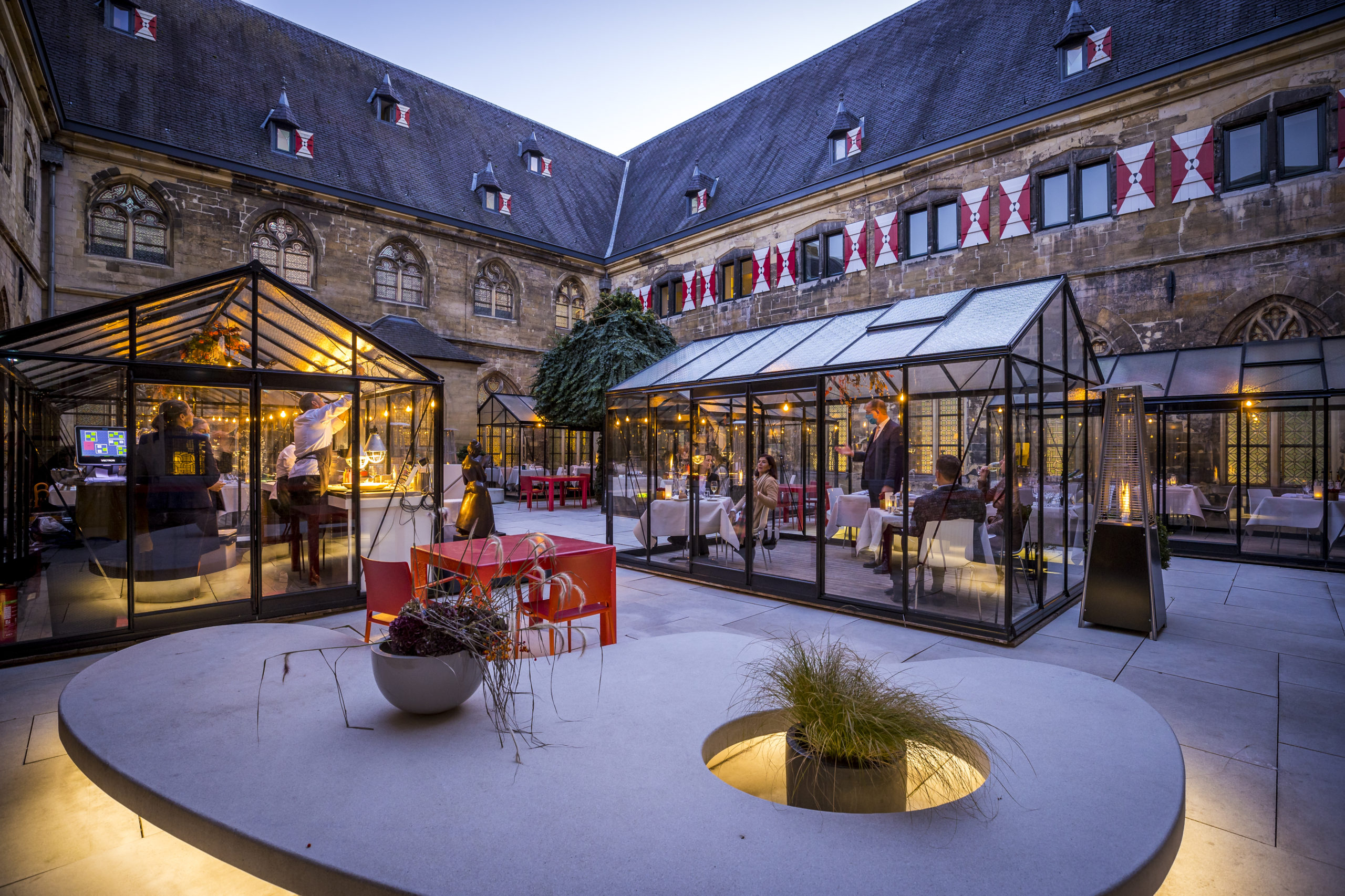 051120, Maastricht: kassen bij Kruisherenhotel. Foto: Marcel van Hoorn.