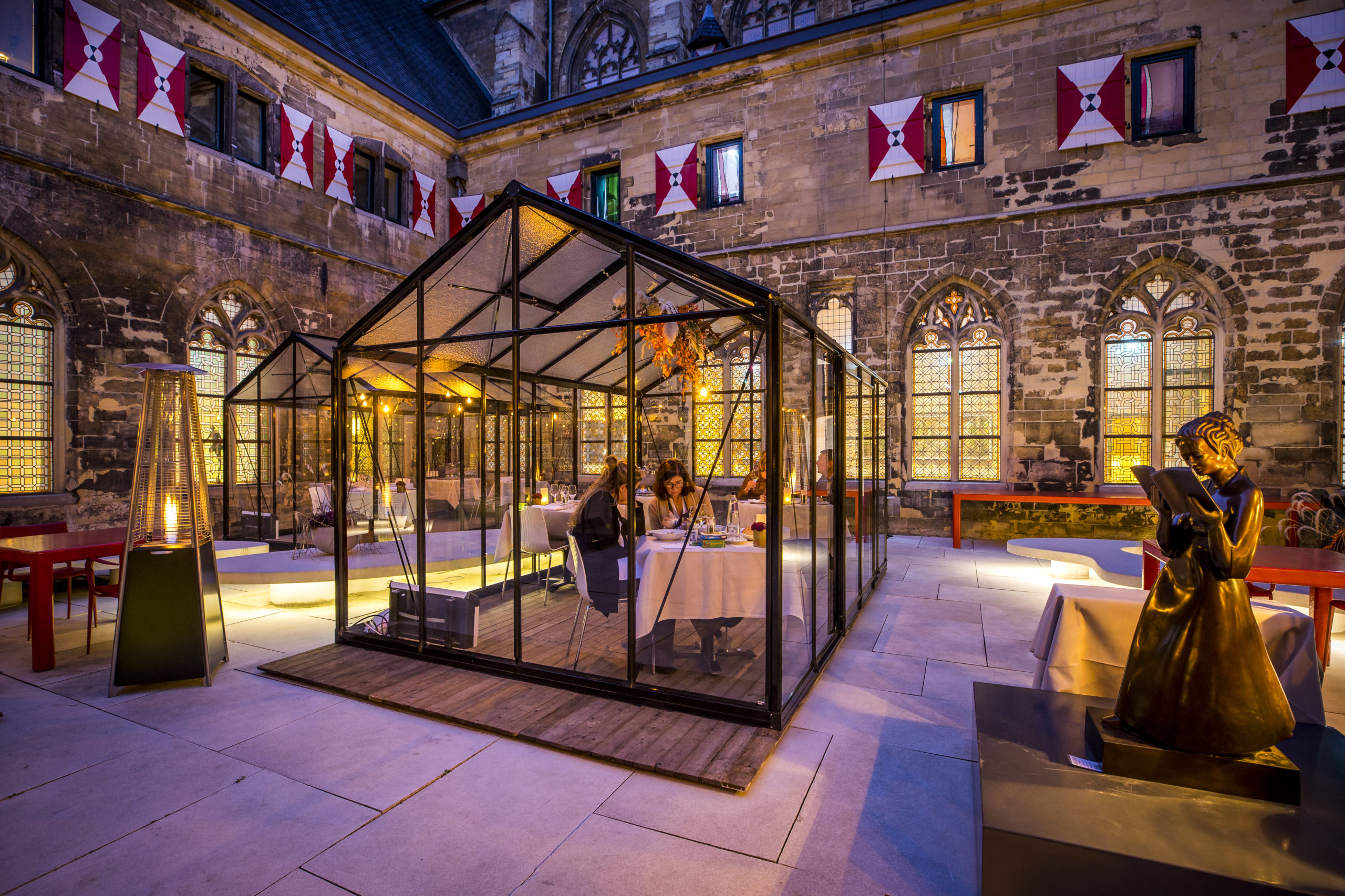 051120, Maastricht: kassen bij Kruisherenhotel. Foto: Marcel van Hoorn.