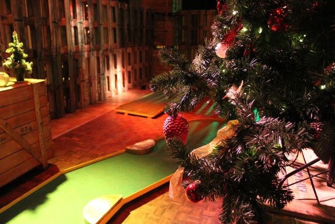 Midgetgolf in zalencentrum De Hofnar in Aalten