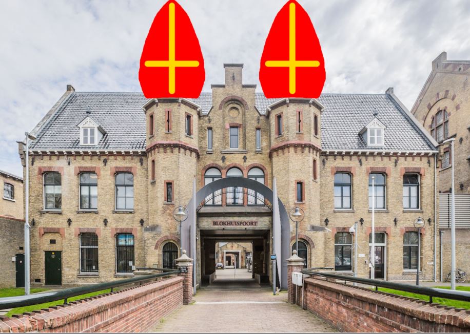 Met de auto door speciale Sinterklaas tunnel in de Blokhuispoort