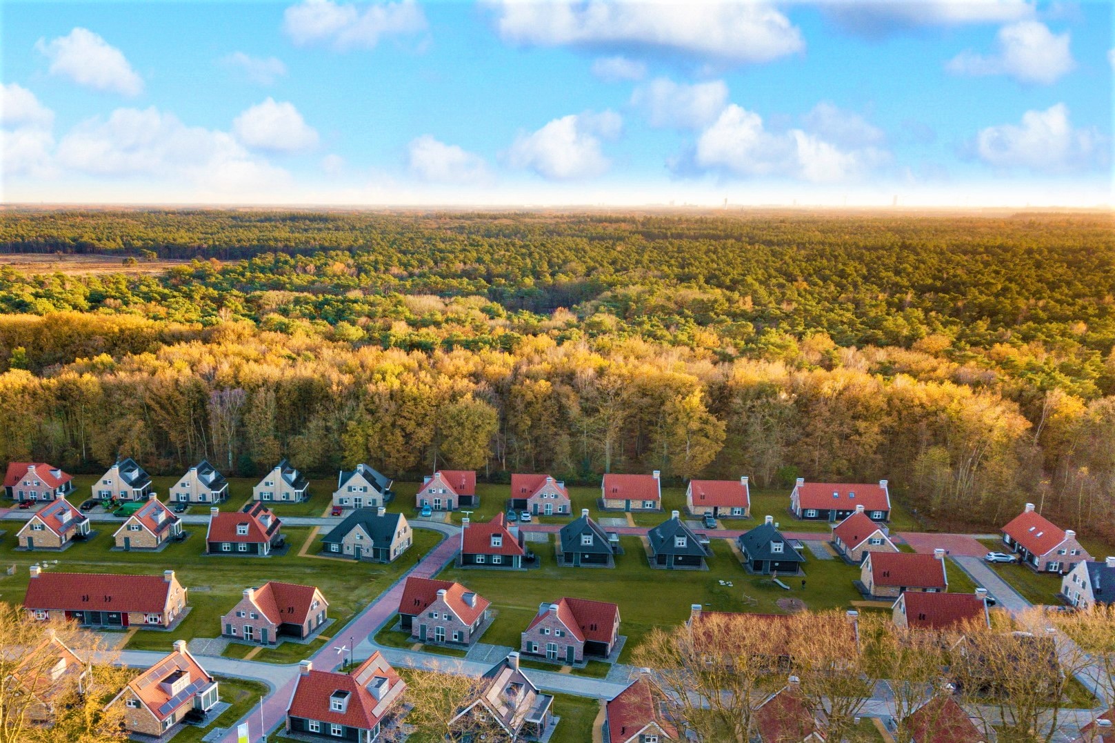 Bouw Landal Kaatsheuvel na 2 jaar afgerond, alle 104 woningen klaar
