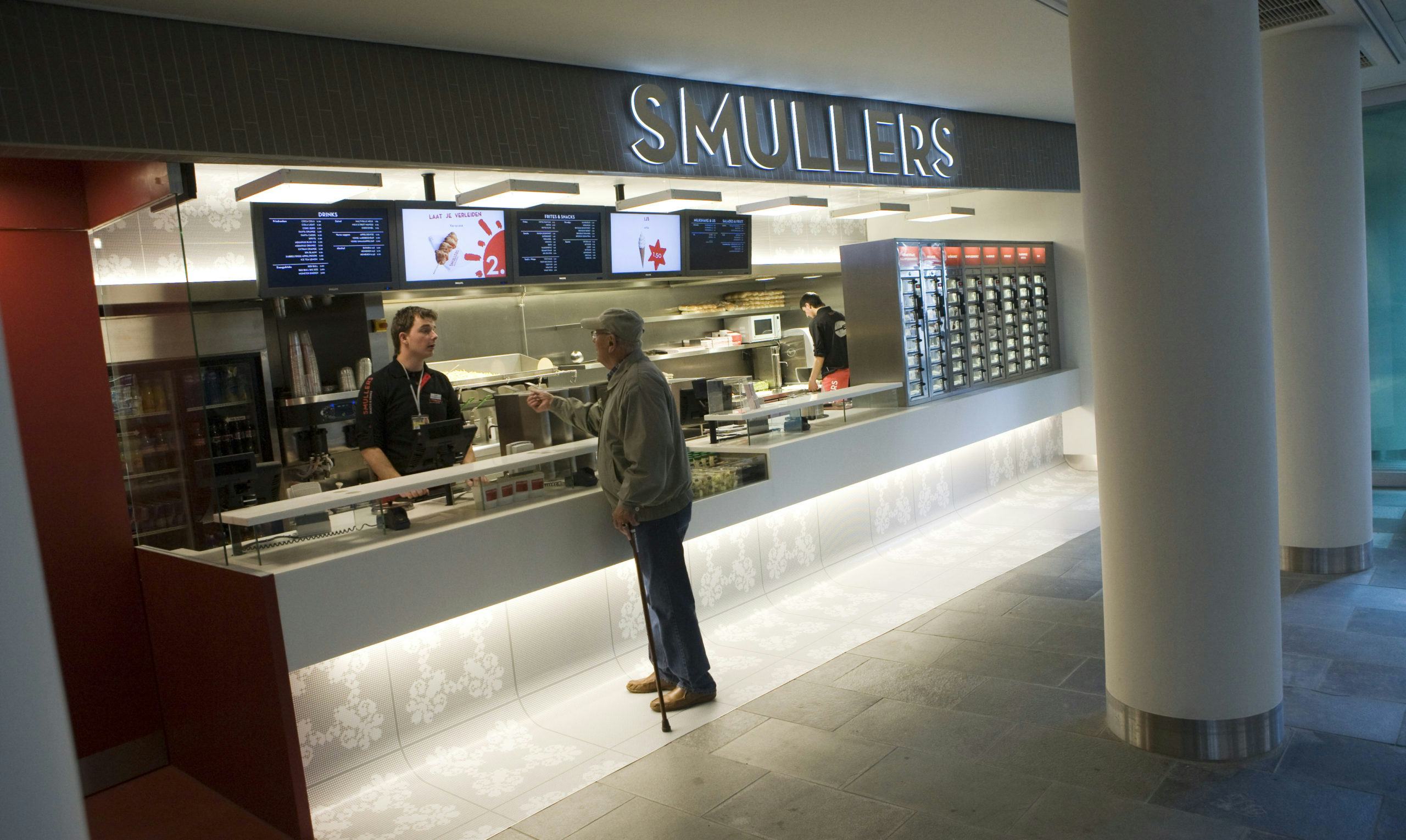 ©Roel Dijkstra / Foto: Fred Libochant
Leiden / Smullers Station Leiden