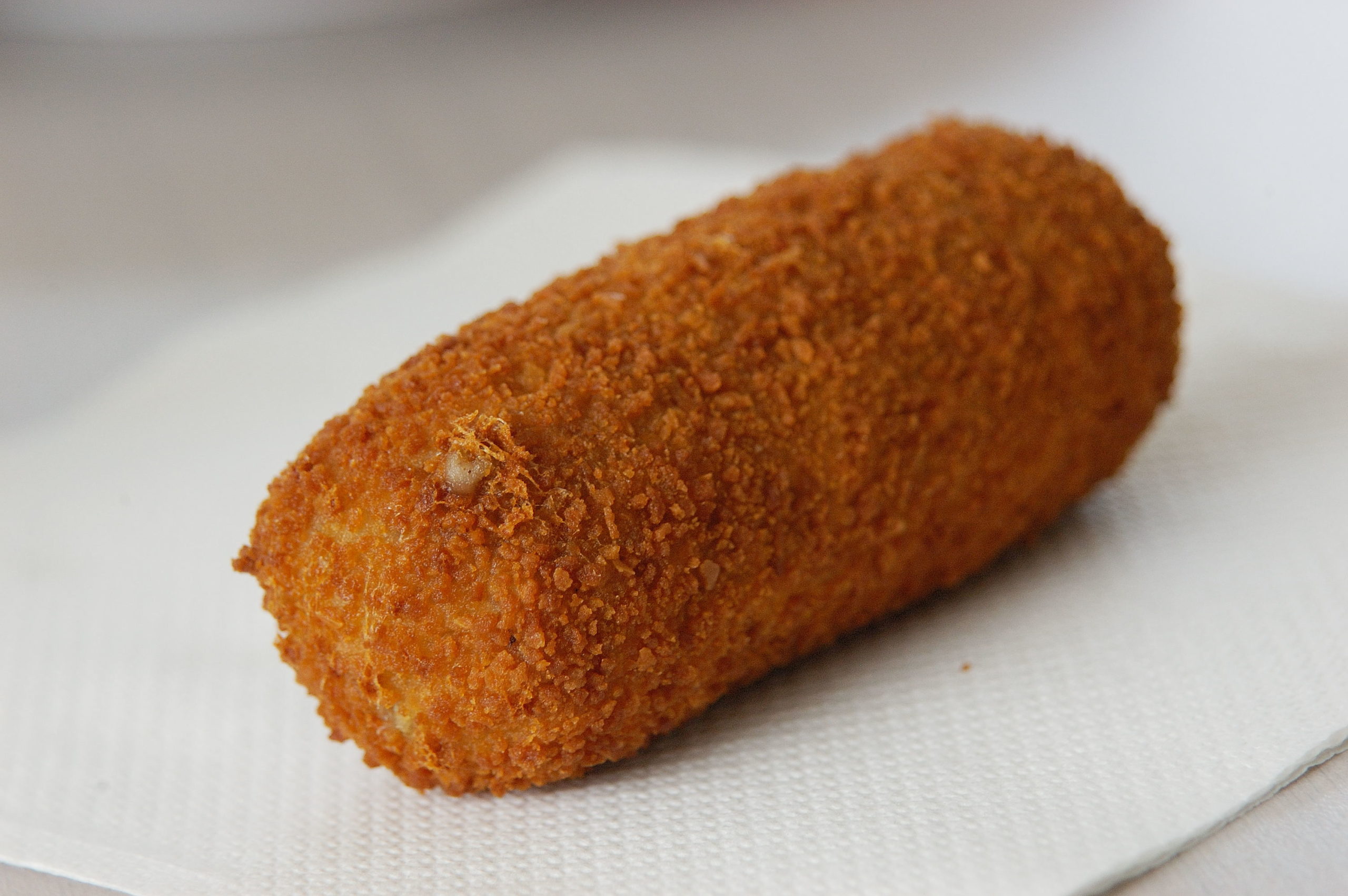 Overzicht van een kroket van de firma Exellent Food en Snacks in Heerhugowaard.