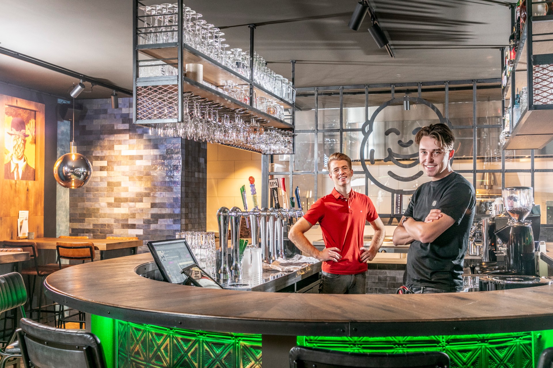 maurits-ter-horst-en-martijn-van-loon-starten-met-burgerbar-ome-toon