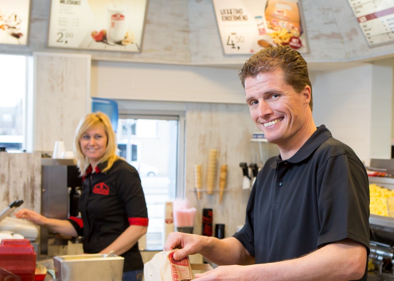 Patrick en Linda Nieuwveld verkopen Cafetaria Nieuwveld: 'Nu is de tijd rijp'
