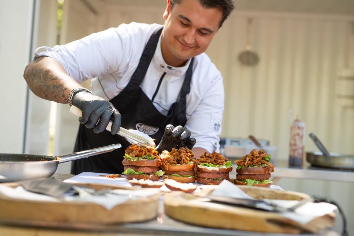 Eerste vegan burger contest levert twee winnaars op