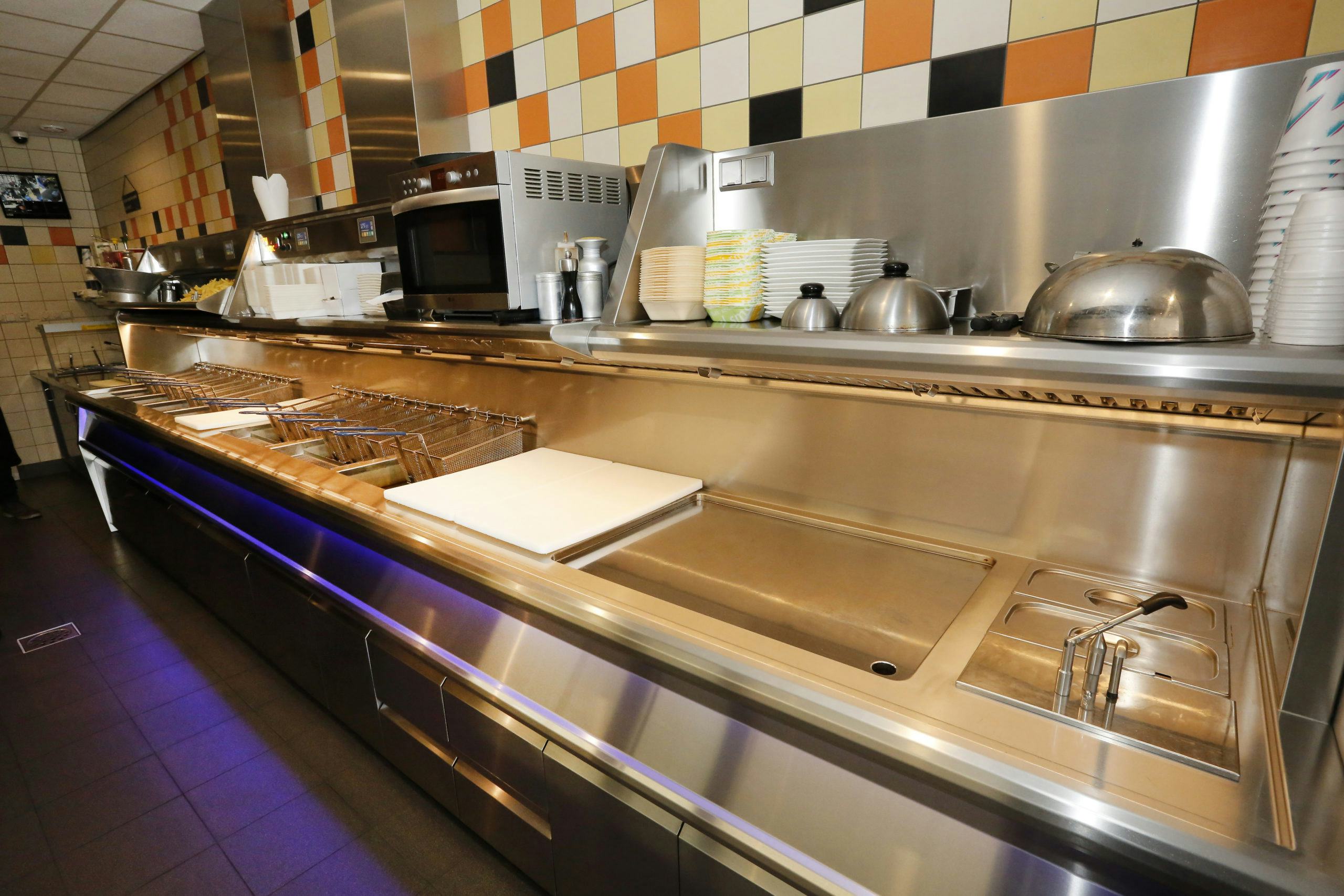 Binnenkijken bij cafetaria's via de nieuwe website van Hakvoort