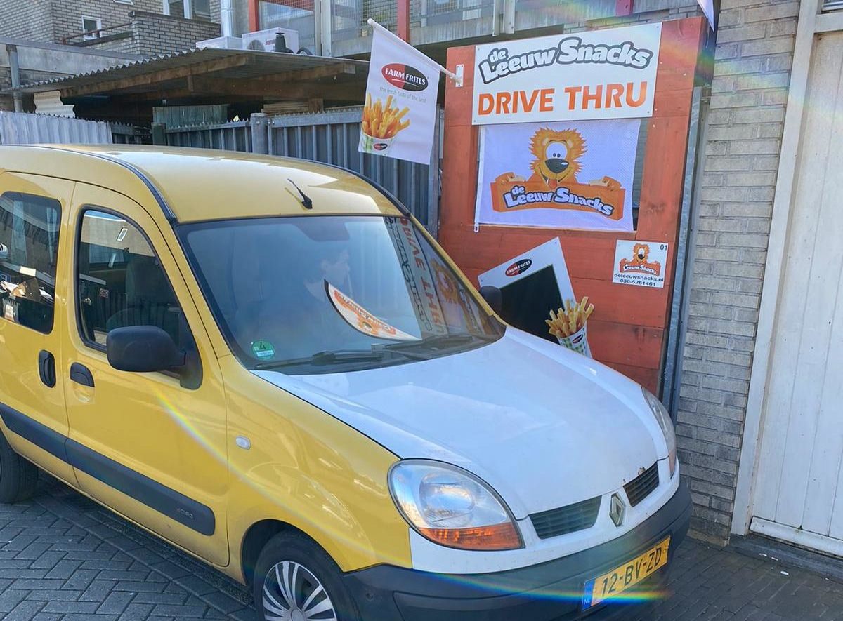 De Leeuw Snacks opent eerste drive thru van Zeewolde