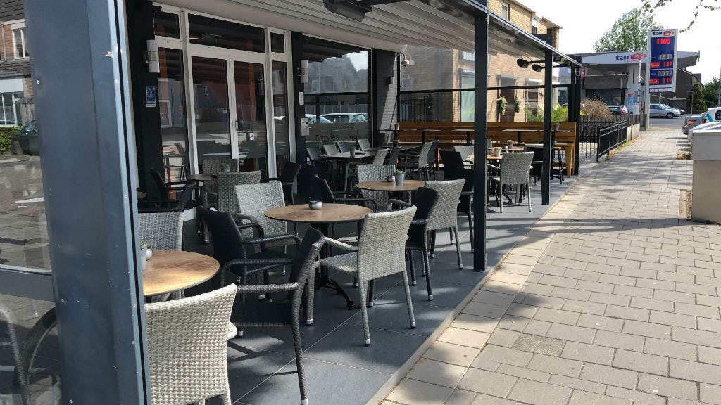 Nieuw terras met veel variatie voor Eetpaleis 't Vosje