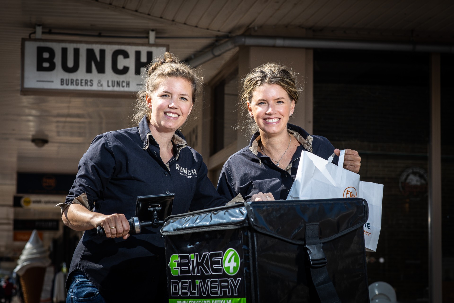 Sacha (links) en Kim Kassing. 