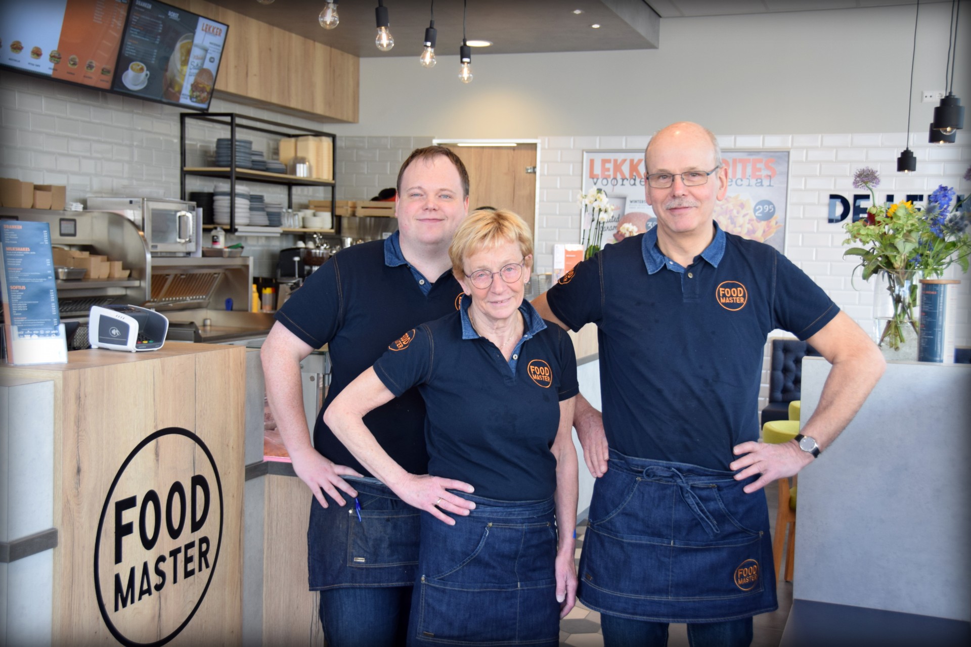 Roy en Lineke Kolf met bedrijfsleider Bob Mulder